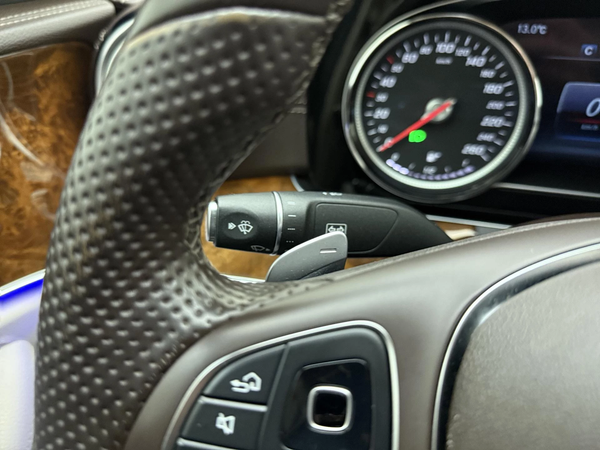 Mercedes-Benz-E-Klasse-image-18