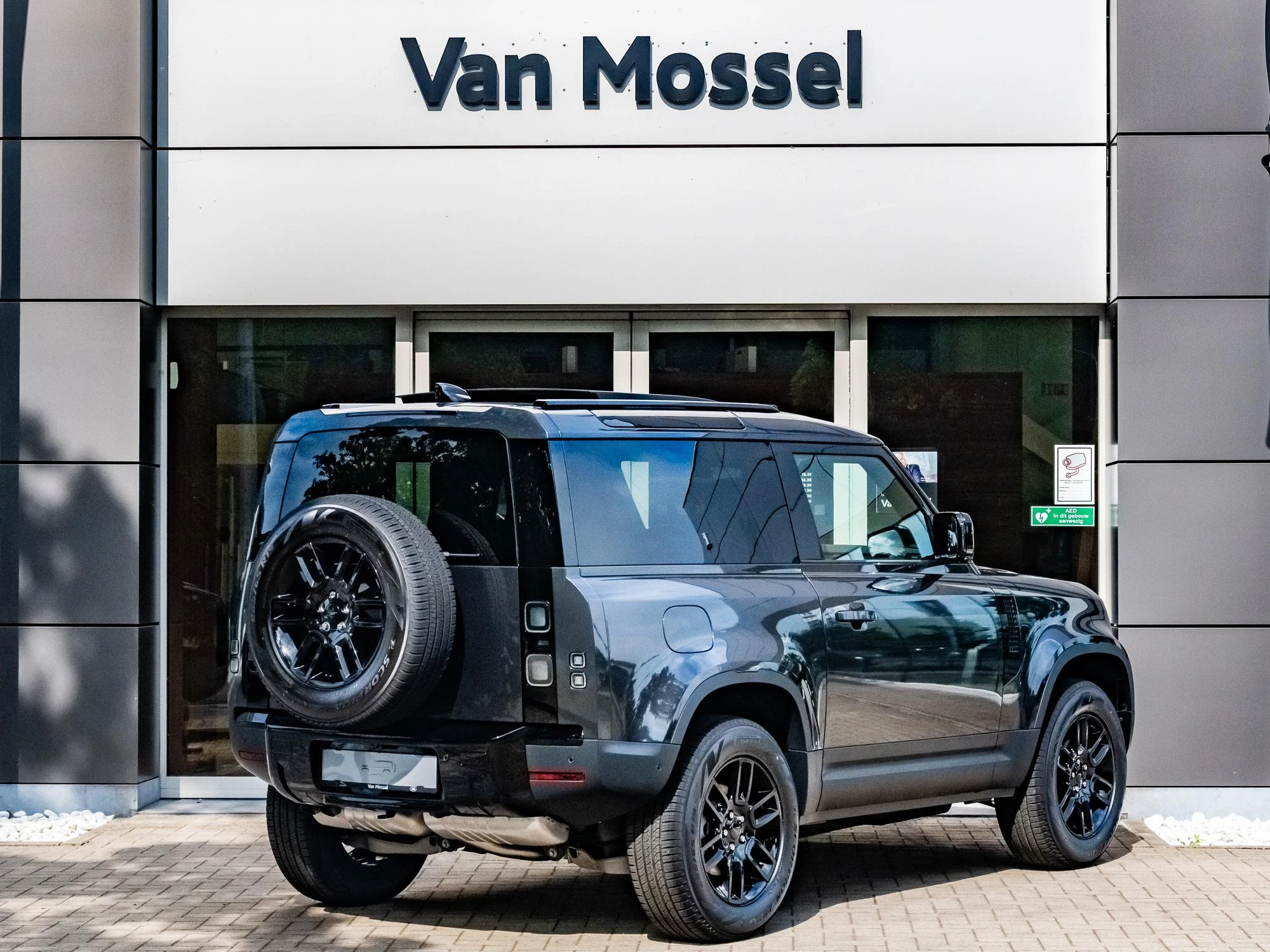 Land Rover Defender 90 D200 S AWD Auto. 26MY
