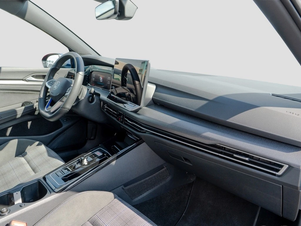Volkswagen-Golf-image-7