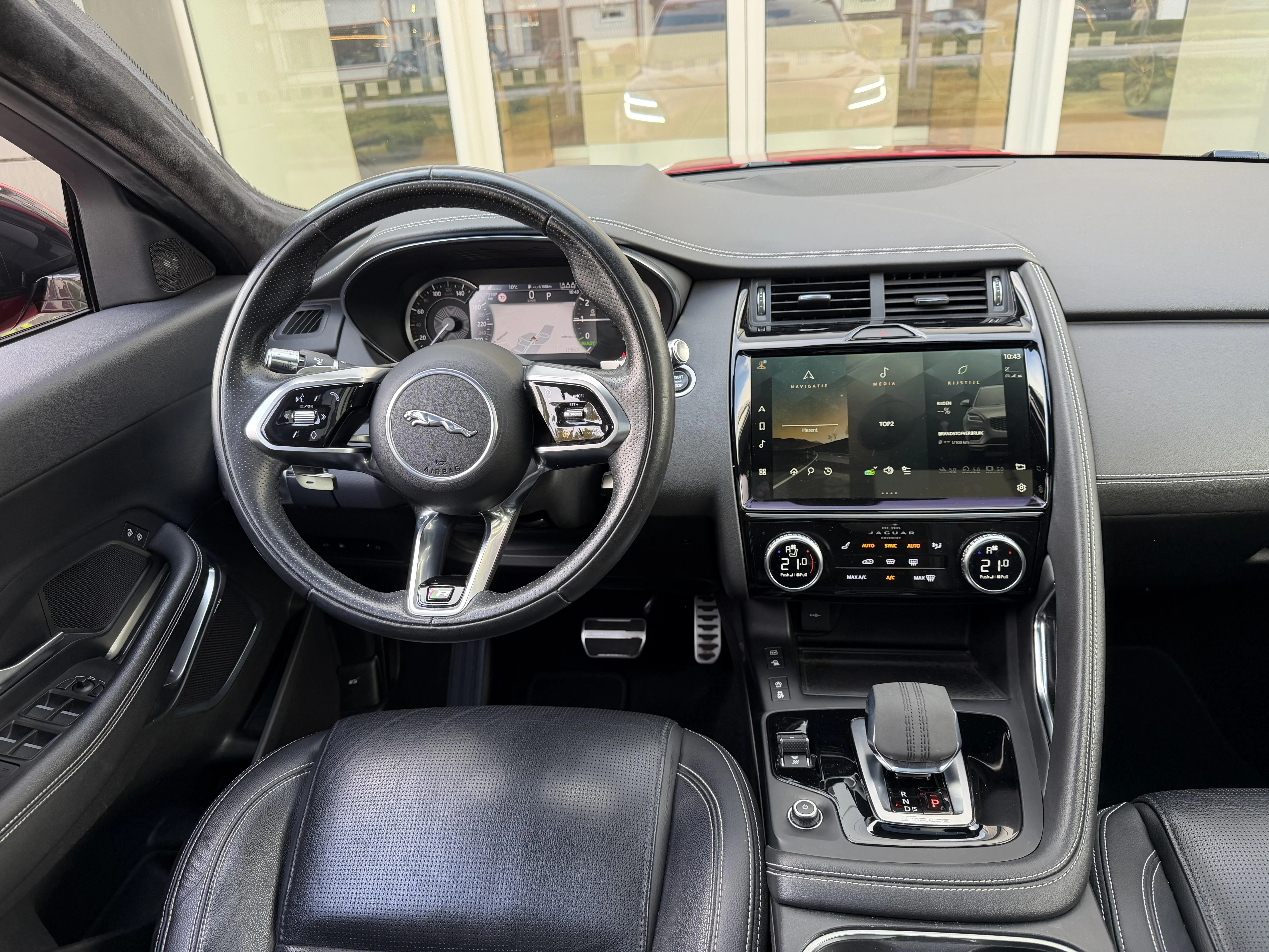 Jaguar-E-PACE-image-11