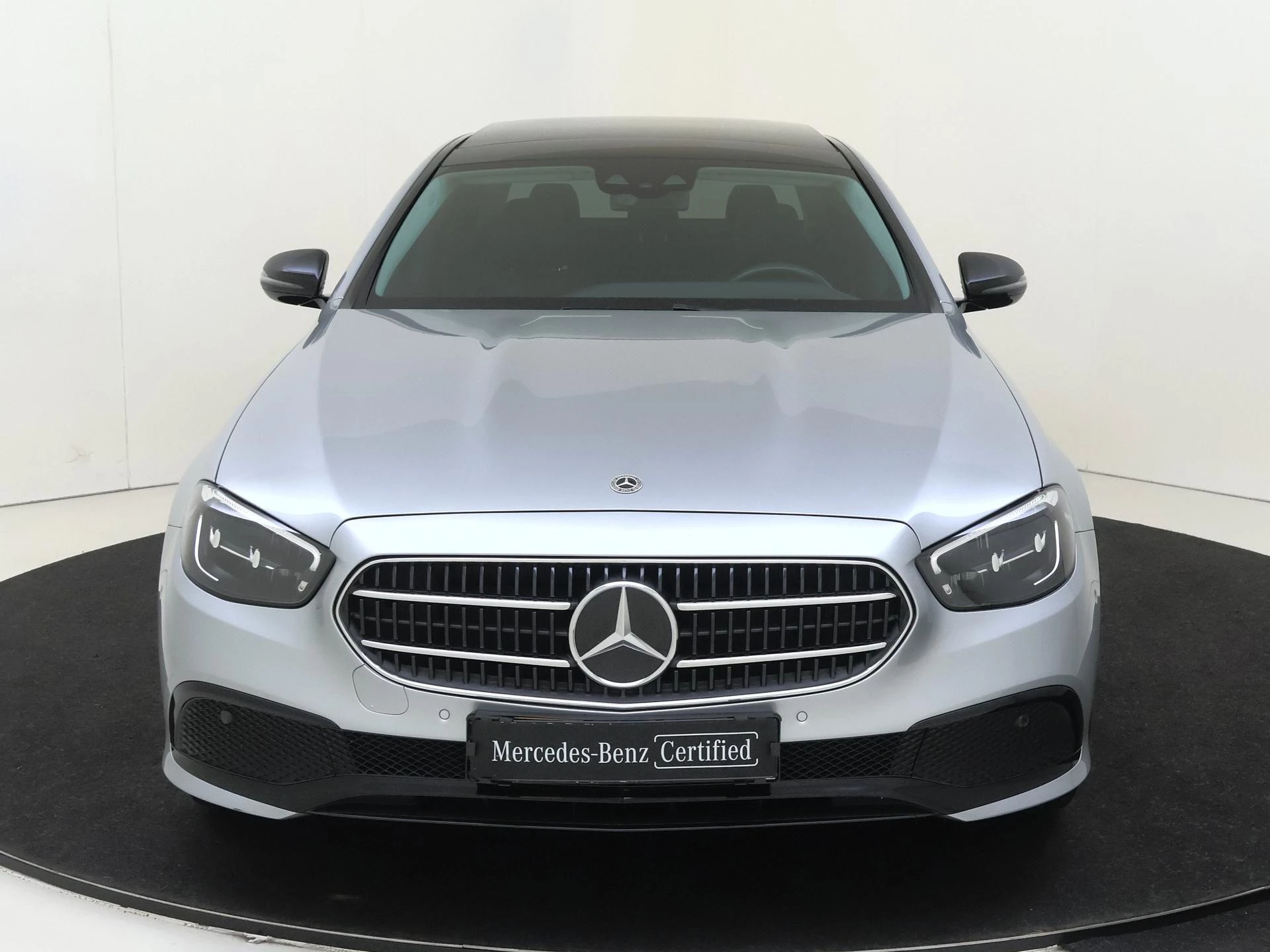 Mercedes-Benz-E-Klasse-image-6
