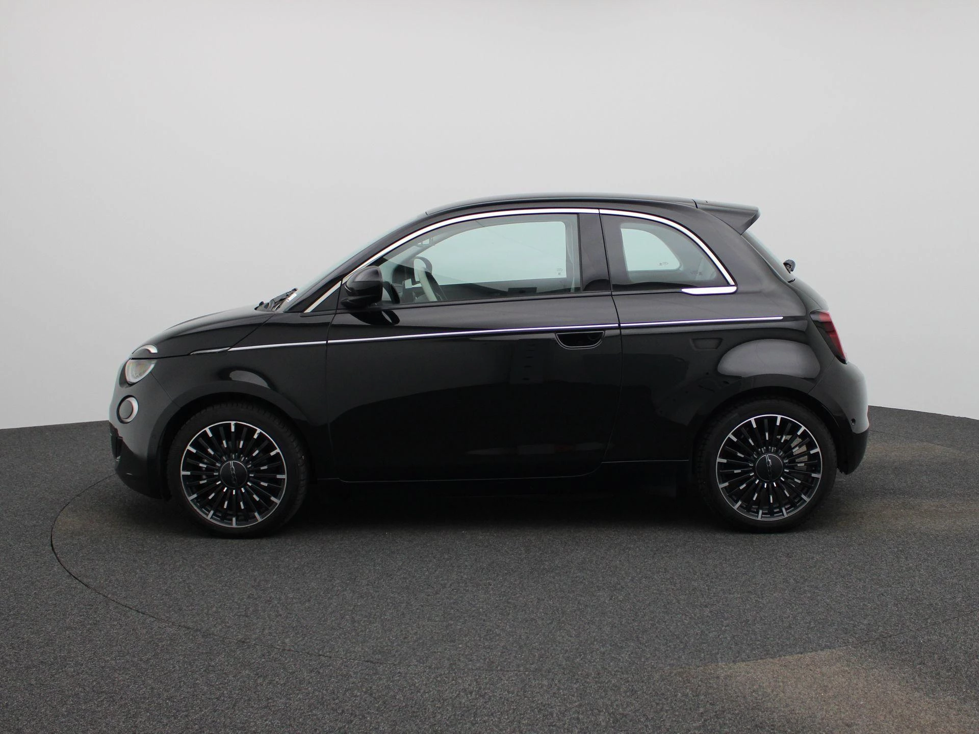 Fiat-500-image-3