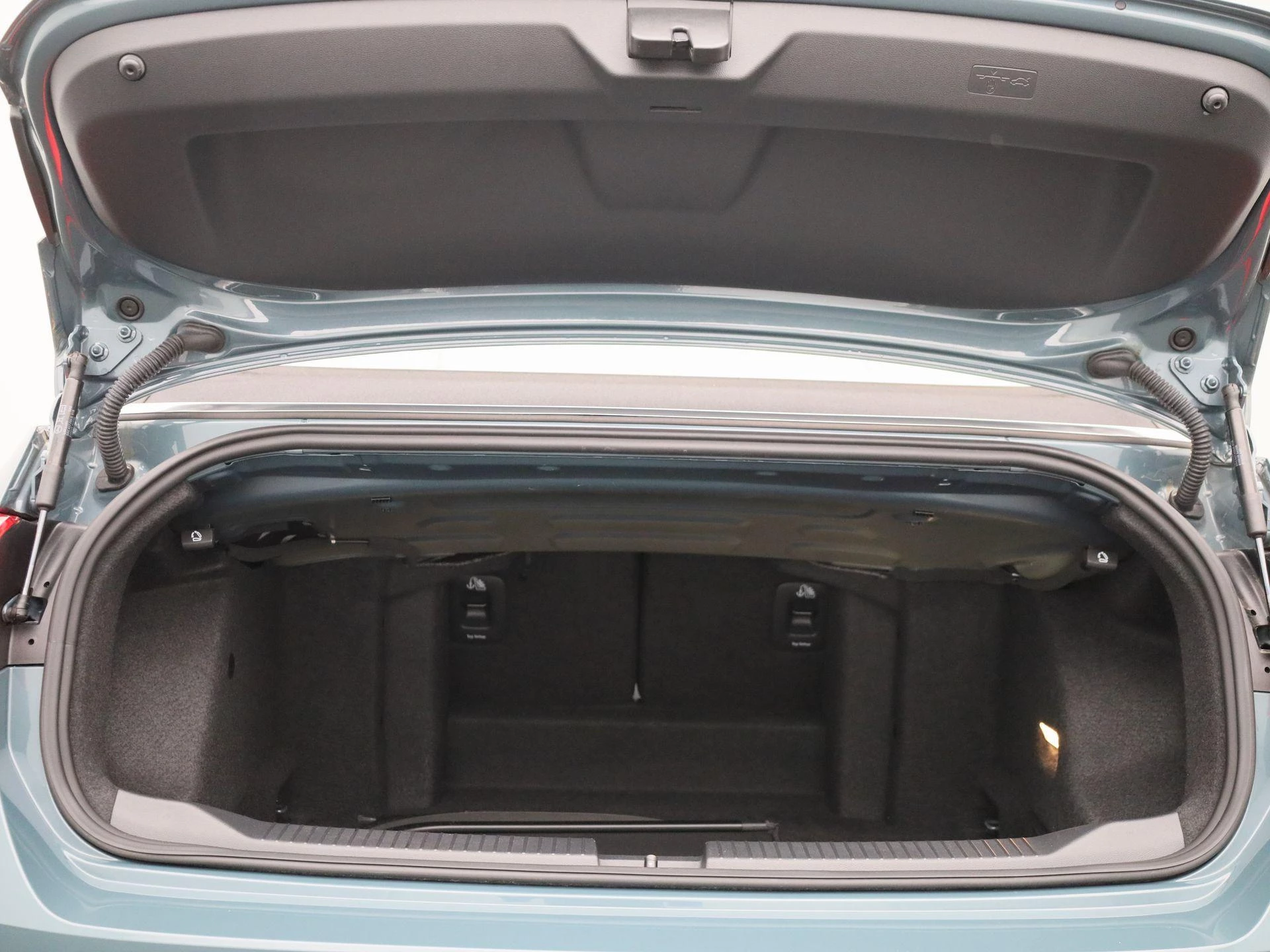 Volkswagen-T-Roc-image-13