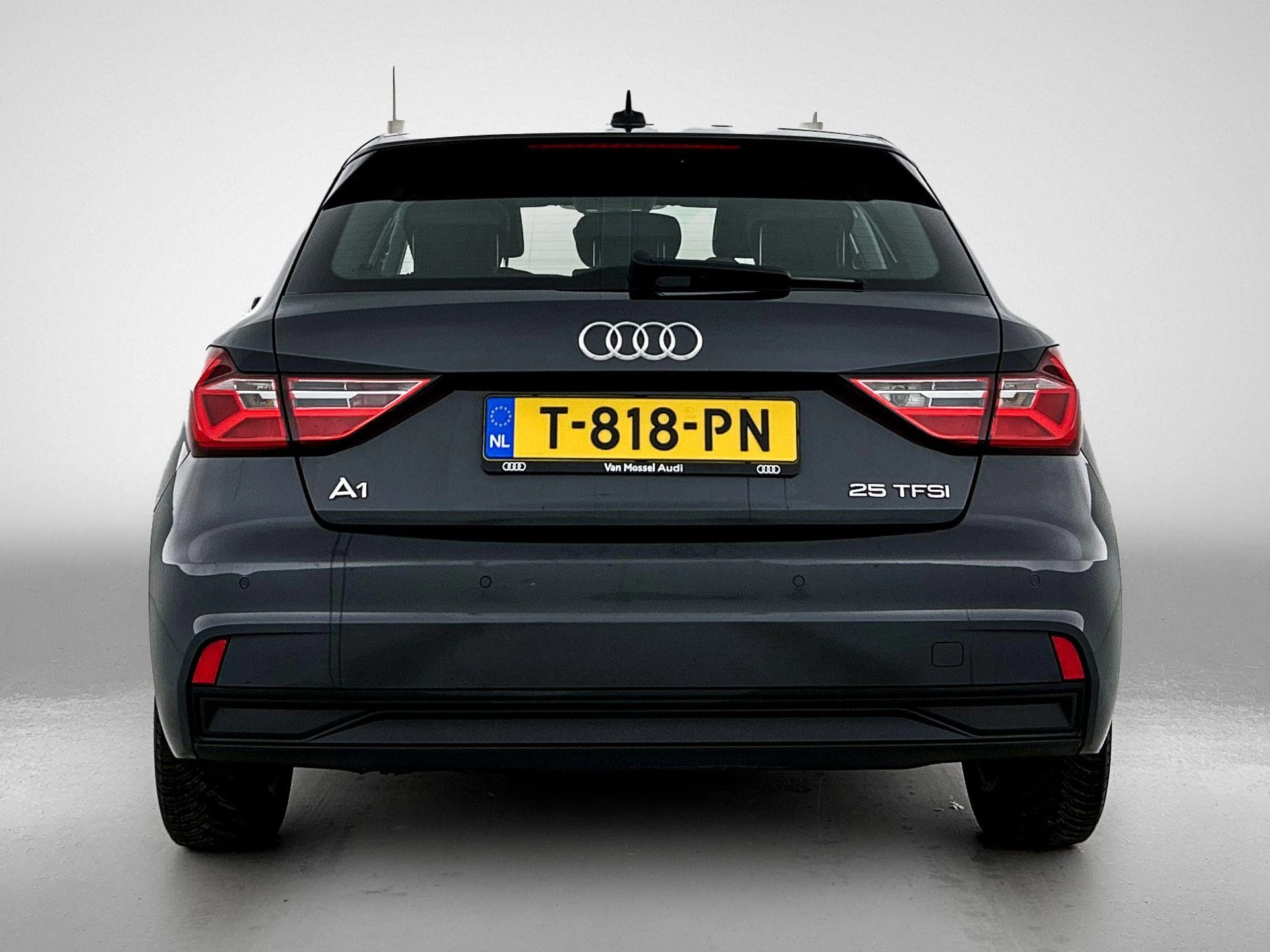 Audi-A1 Sportback-image-3