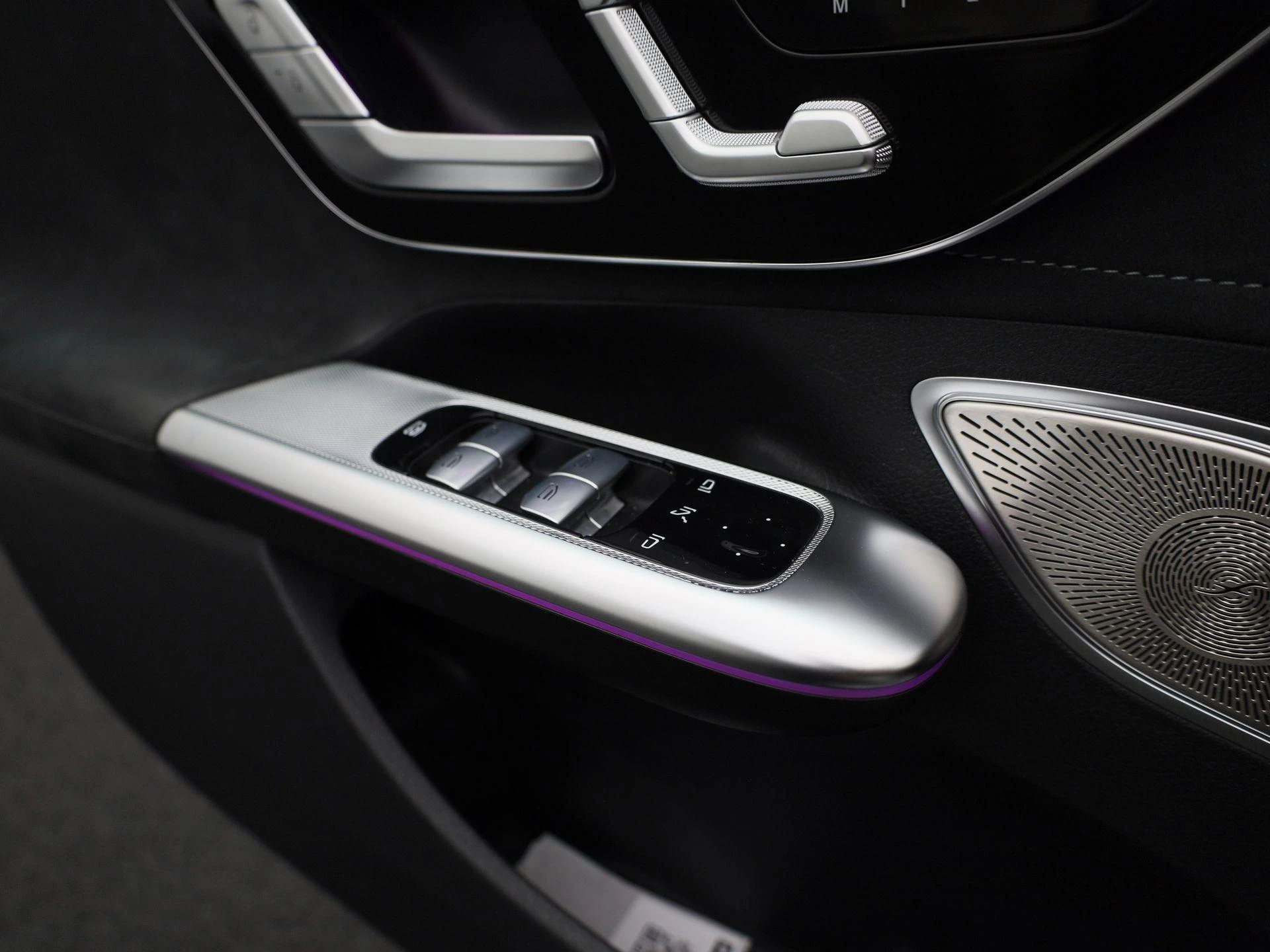 Mercedes-Benz-EQE-image-30