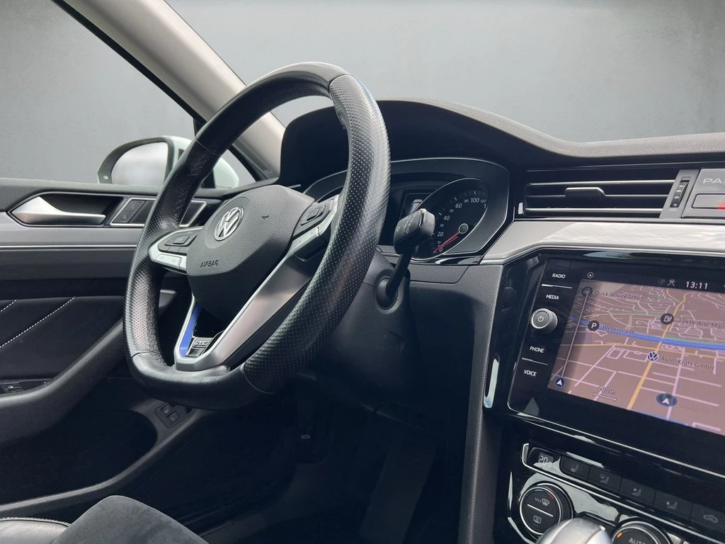 Volkswagen-Passat-image-6