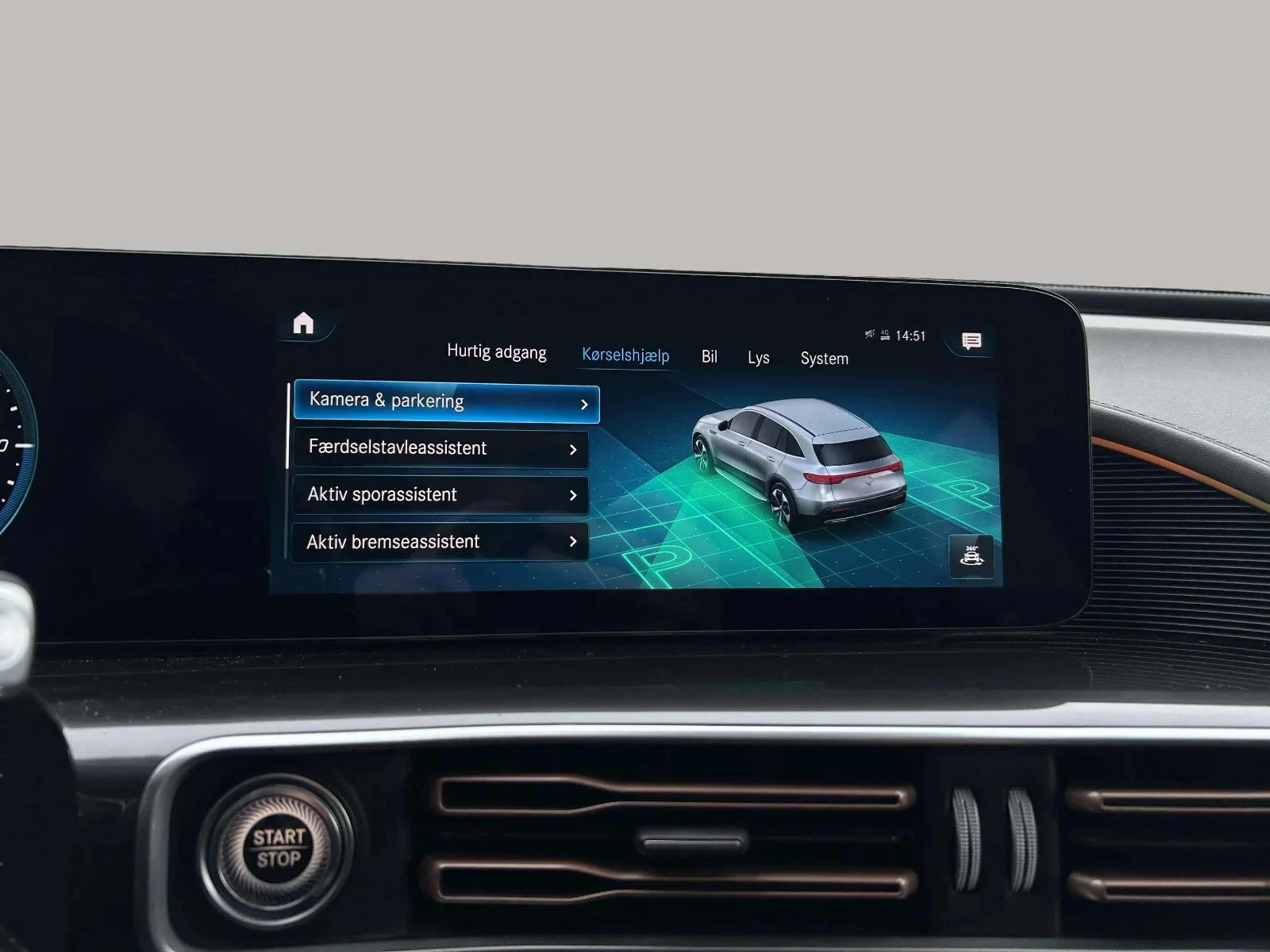 Mercedes-Benz-EQC-image-19