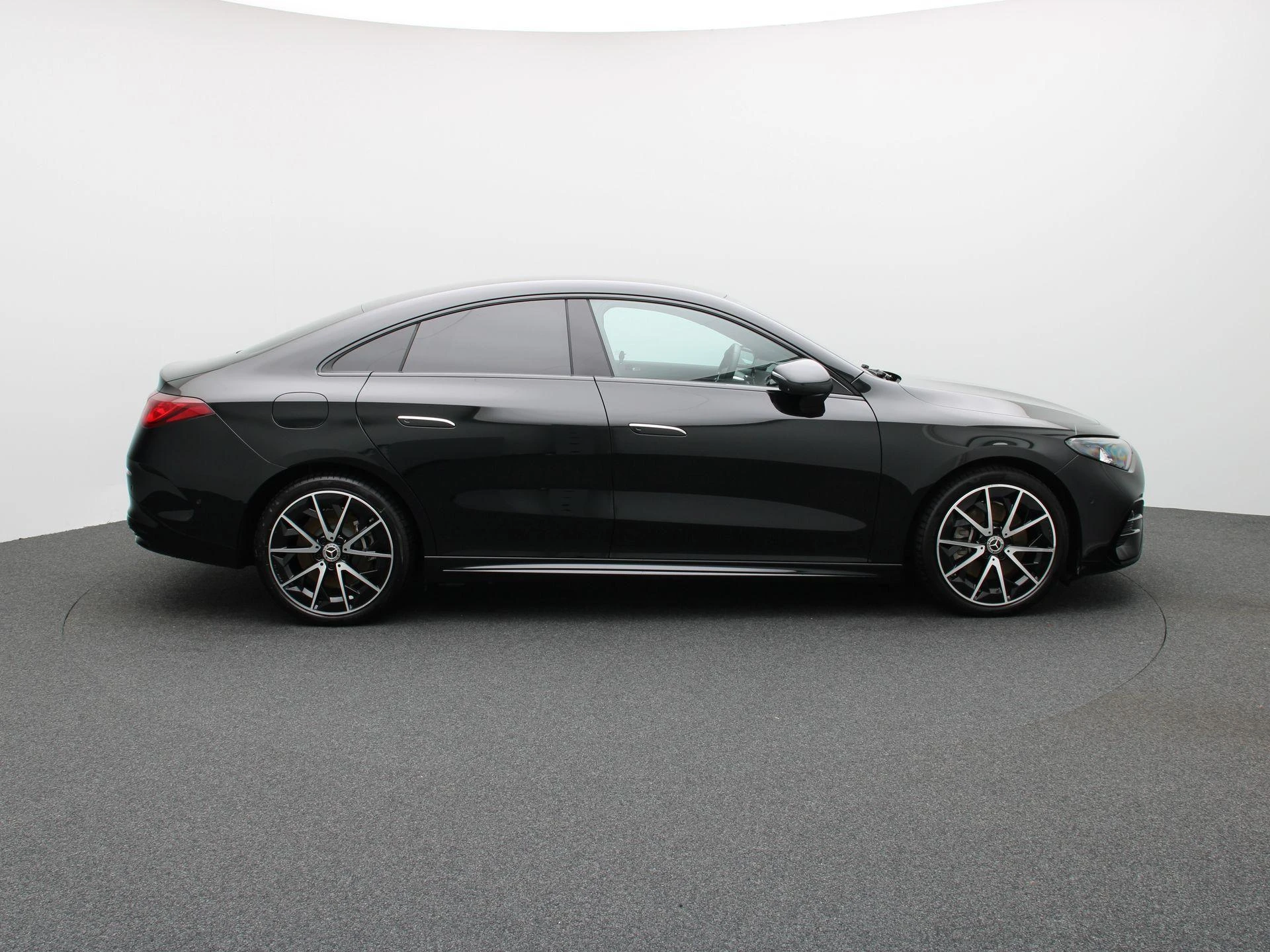 Mercedes-Benz-CLA-image-5