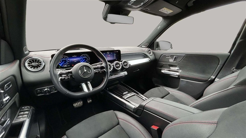 Mercedes-Benz-EQB-image-12