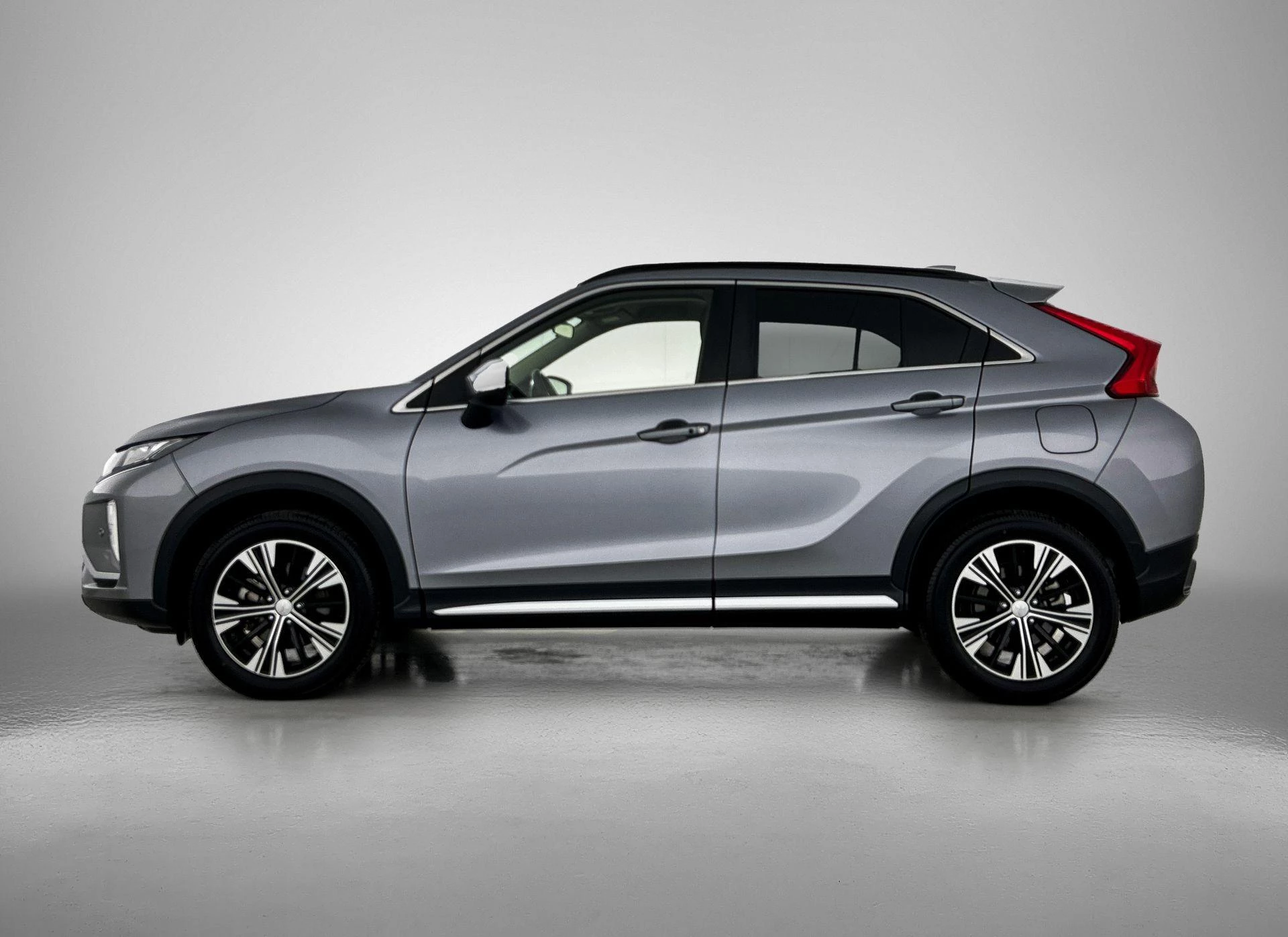 Mitsubishi-Eclipse Cross-image-1