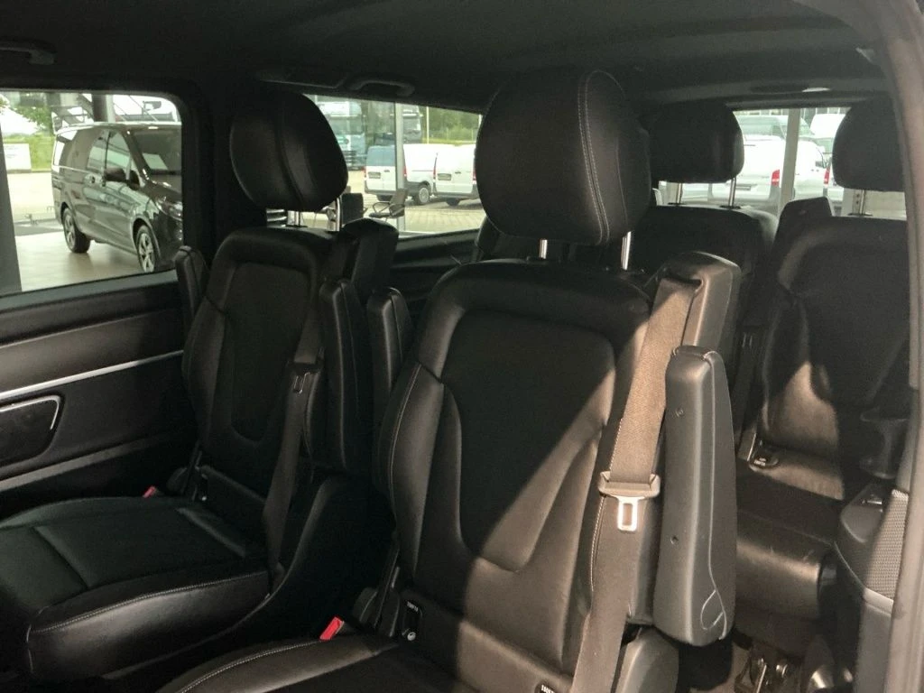 Mercedes-Benz-V-Klasse 300-image-13
