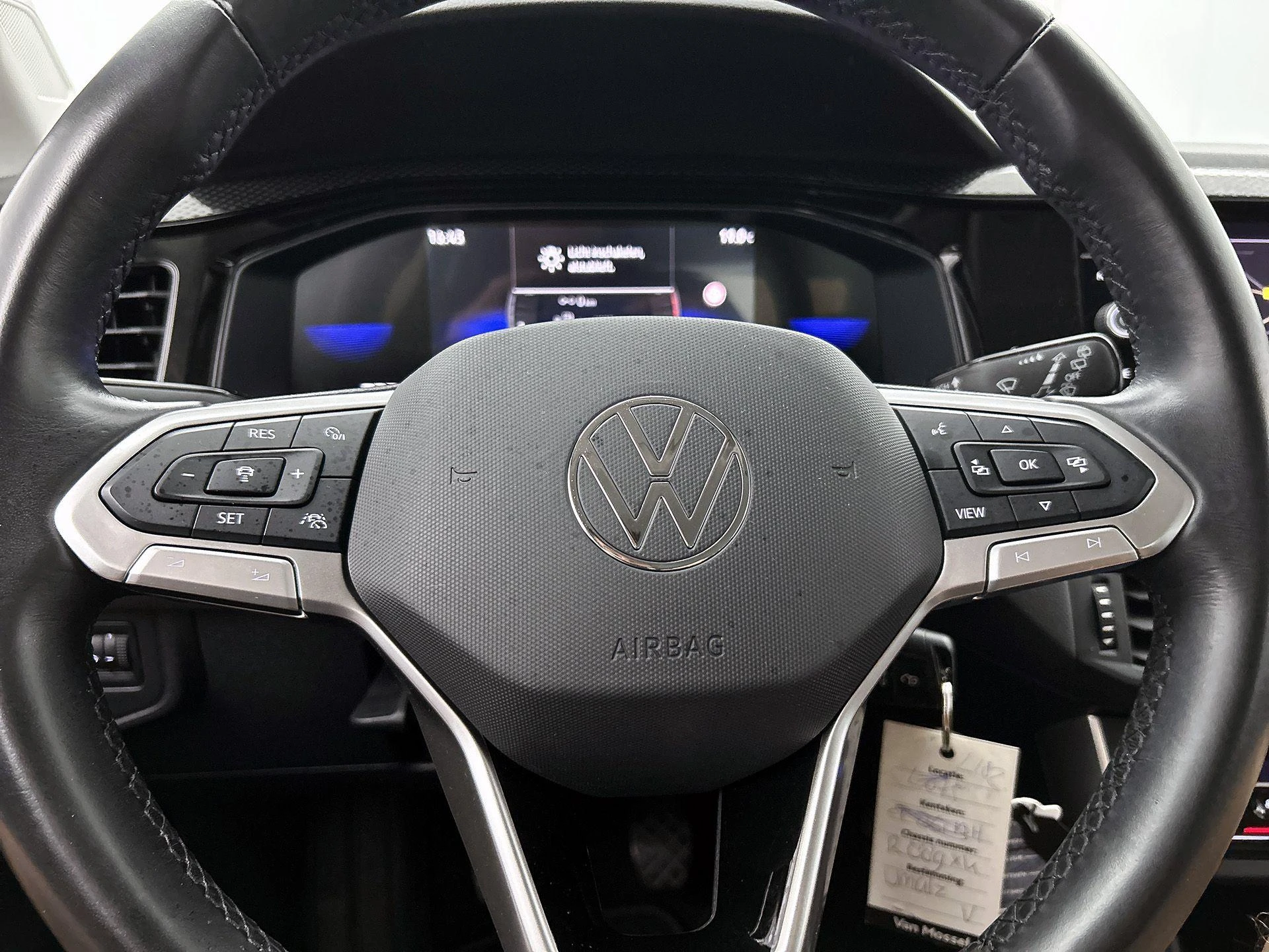 Volkswagen-Polo-image-34