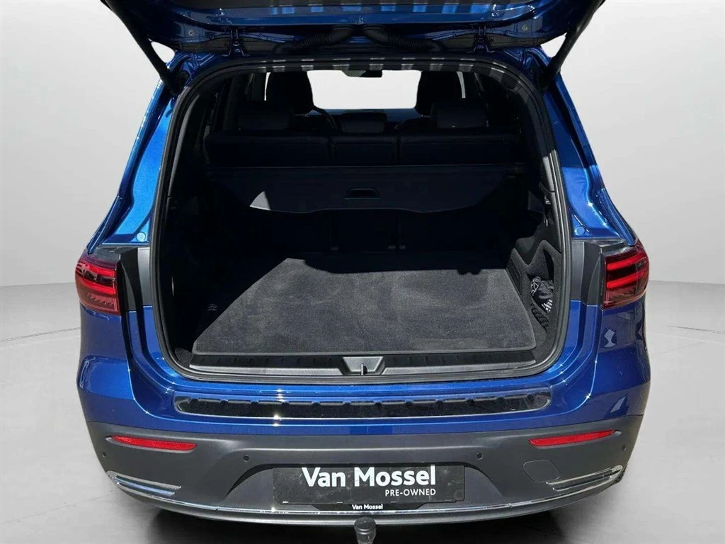 Mercedes-Benz-EQB-image-21