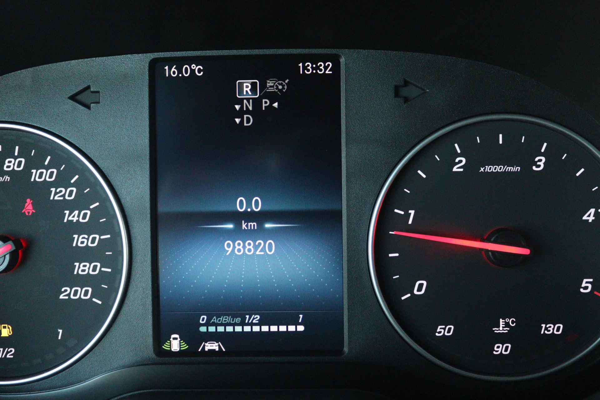 Mercedes-Benz-Sprinter-image-9