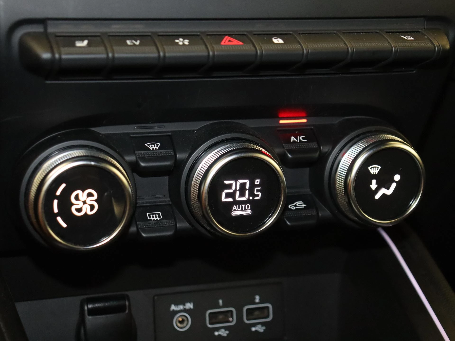 Renault-Clio-image-18