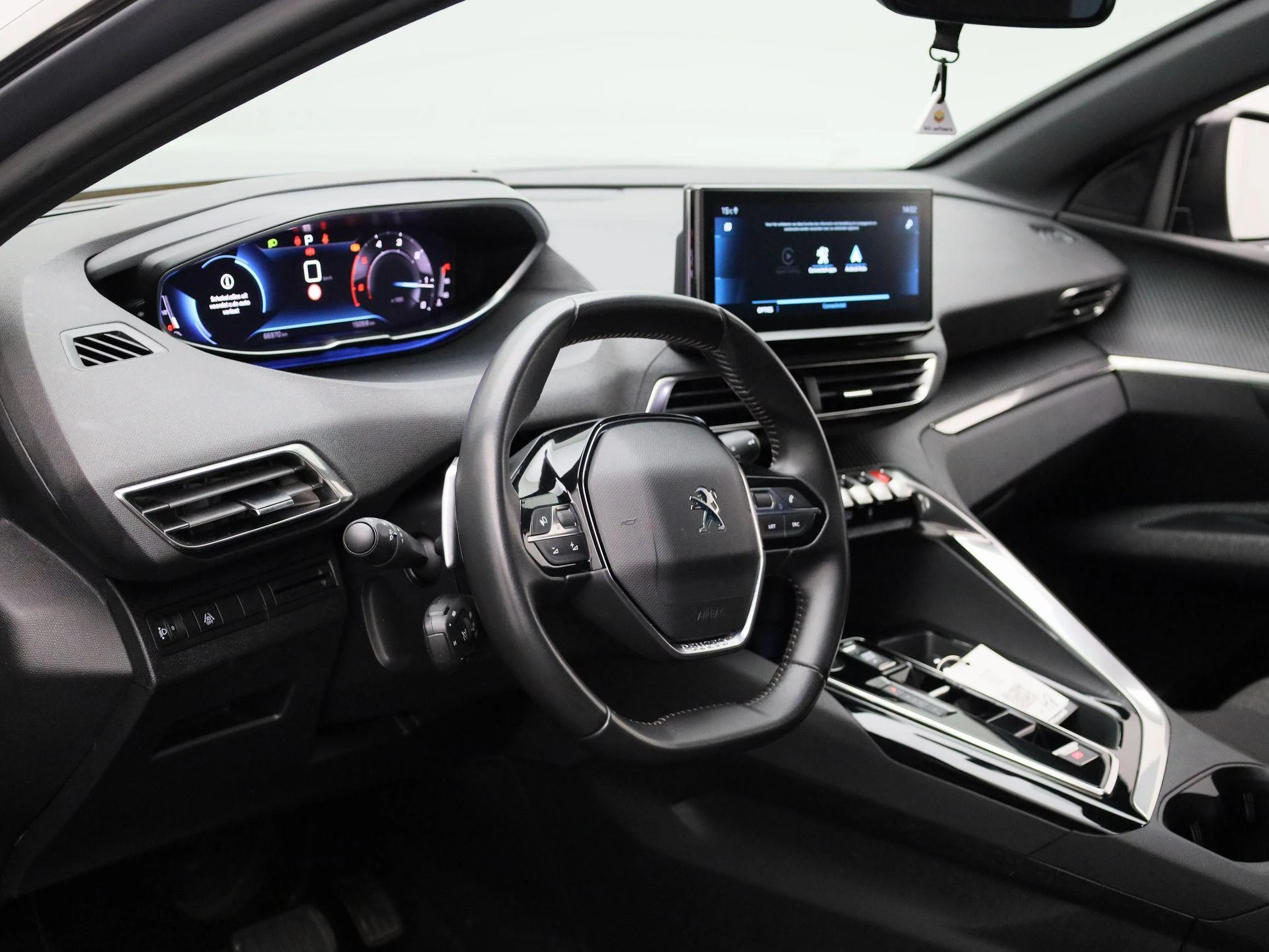 Peugeot-5008-image-25