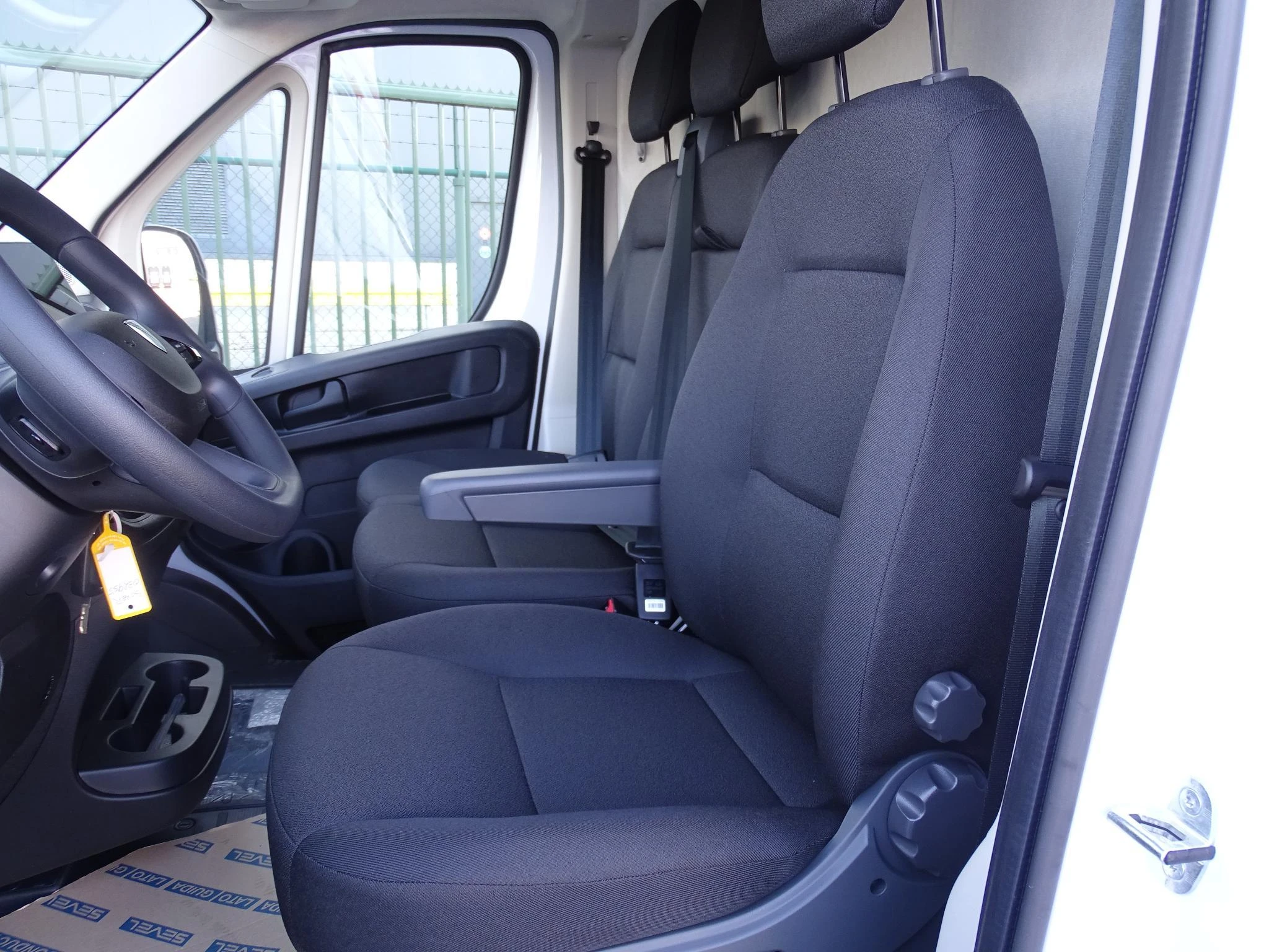 Peugeot-Boxer-image-2
