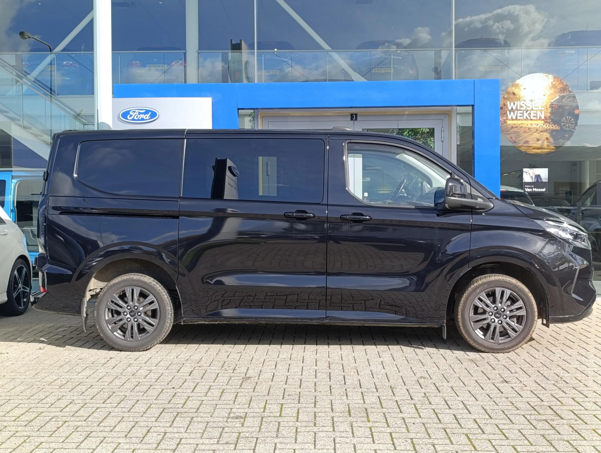 Ford-Transit Custom-image-4