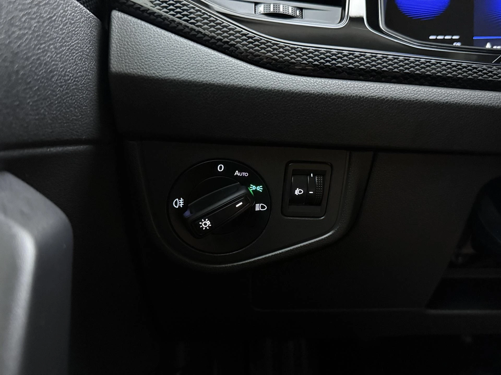 Volkswagen-Polo-image-13