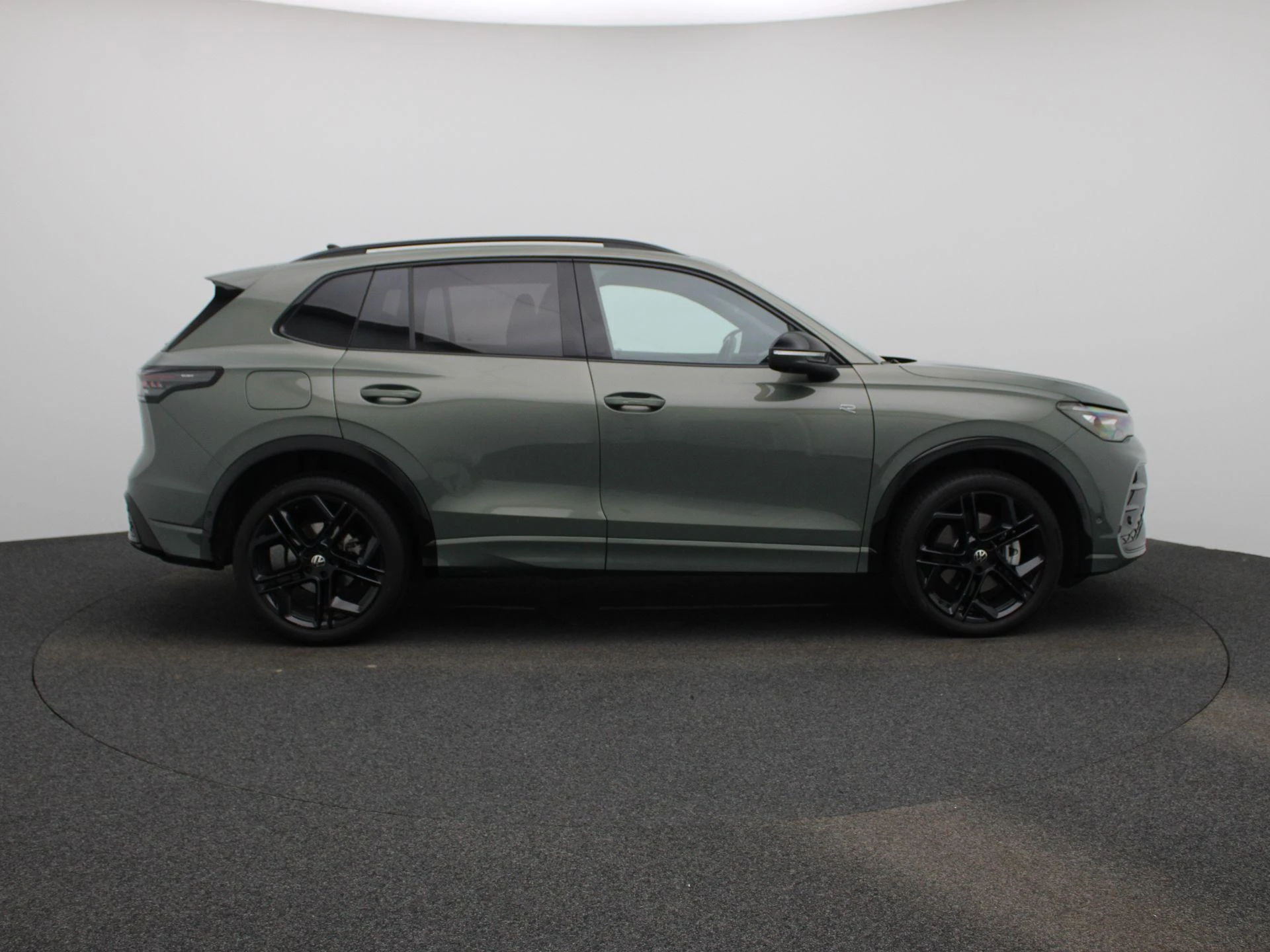 Volkswagen-Tiguan-image-5