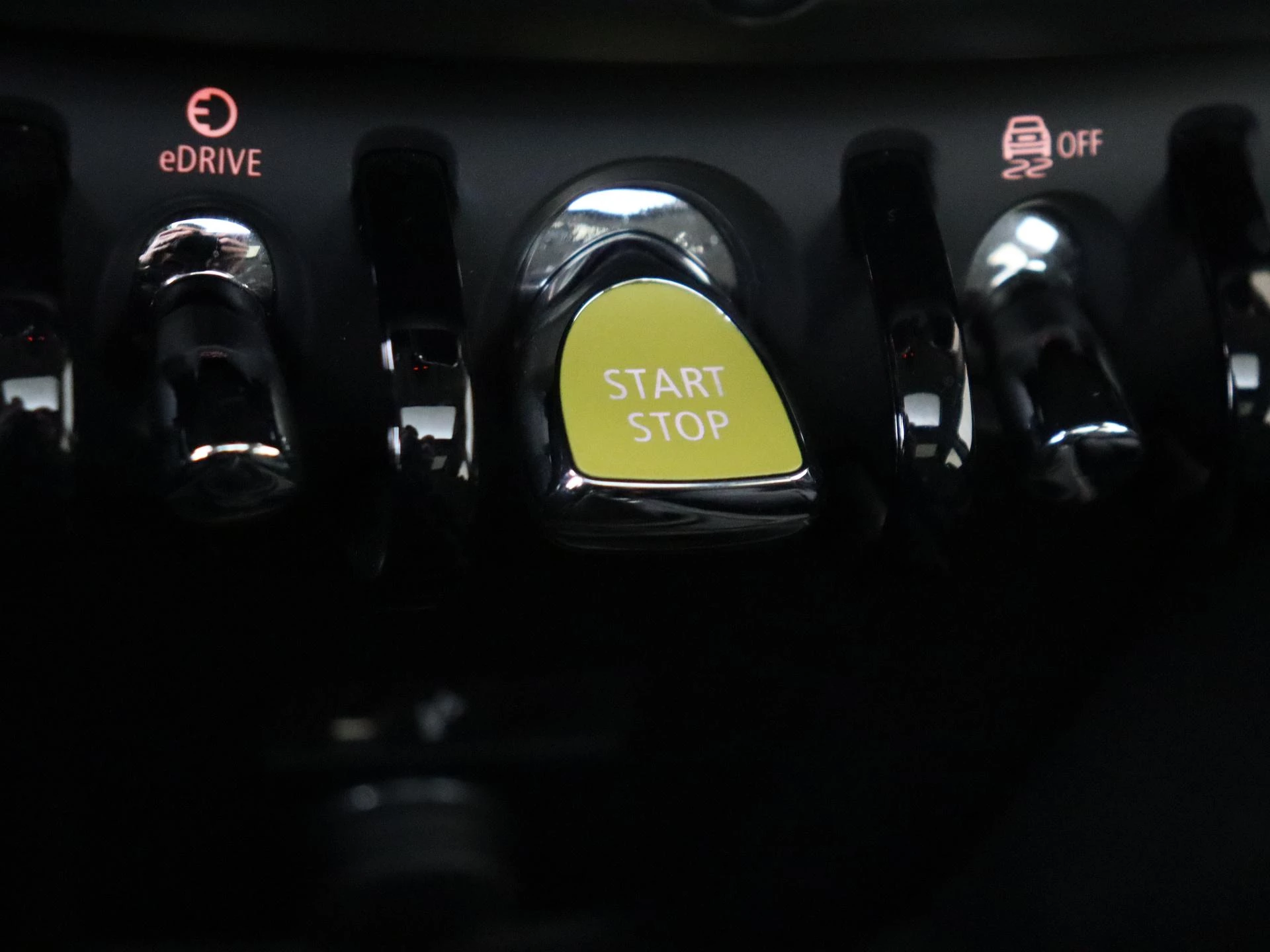 MINI-Countryman-image-19