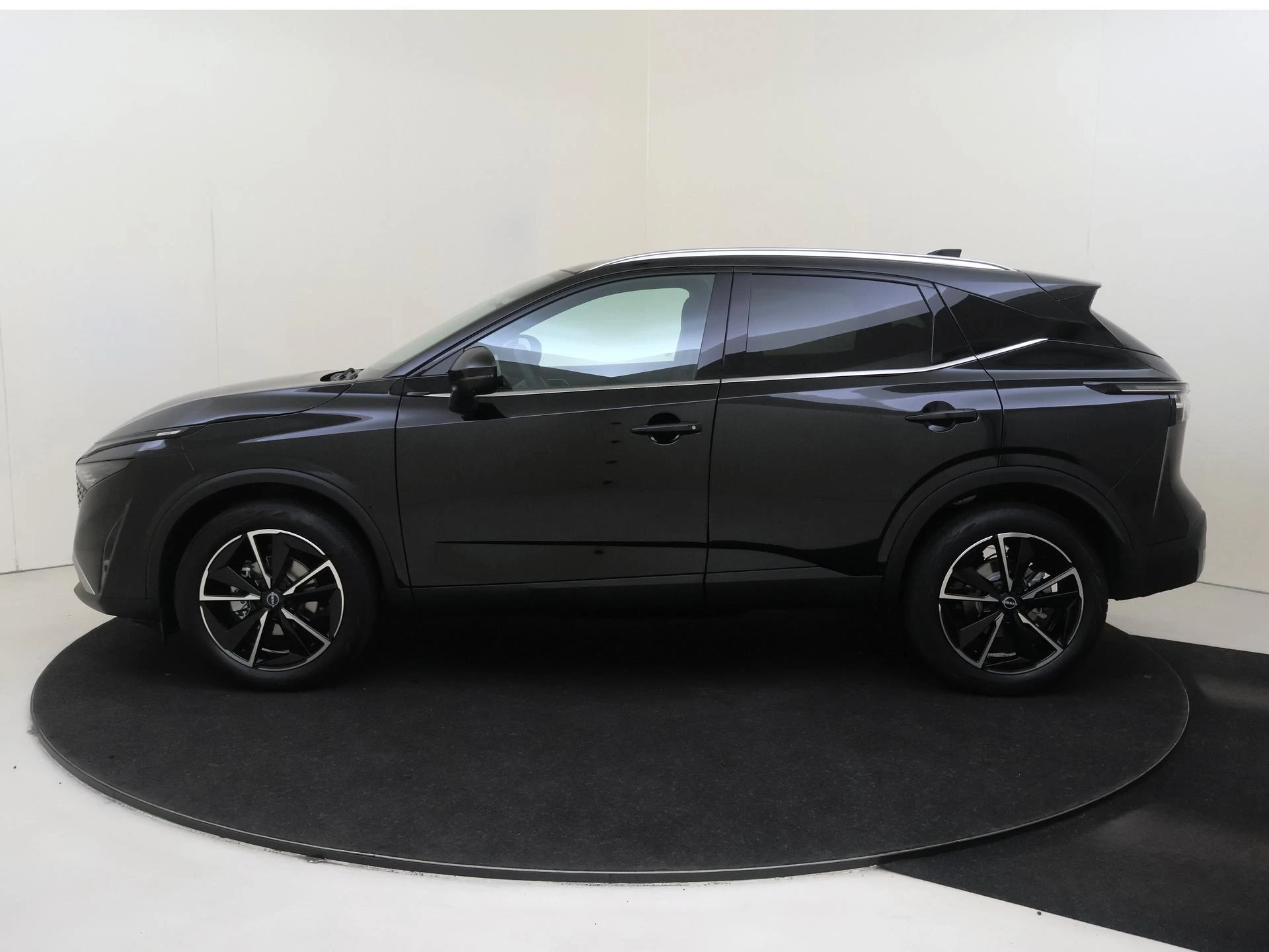 Nissan-QASHQAI-image-7