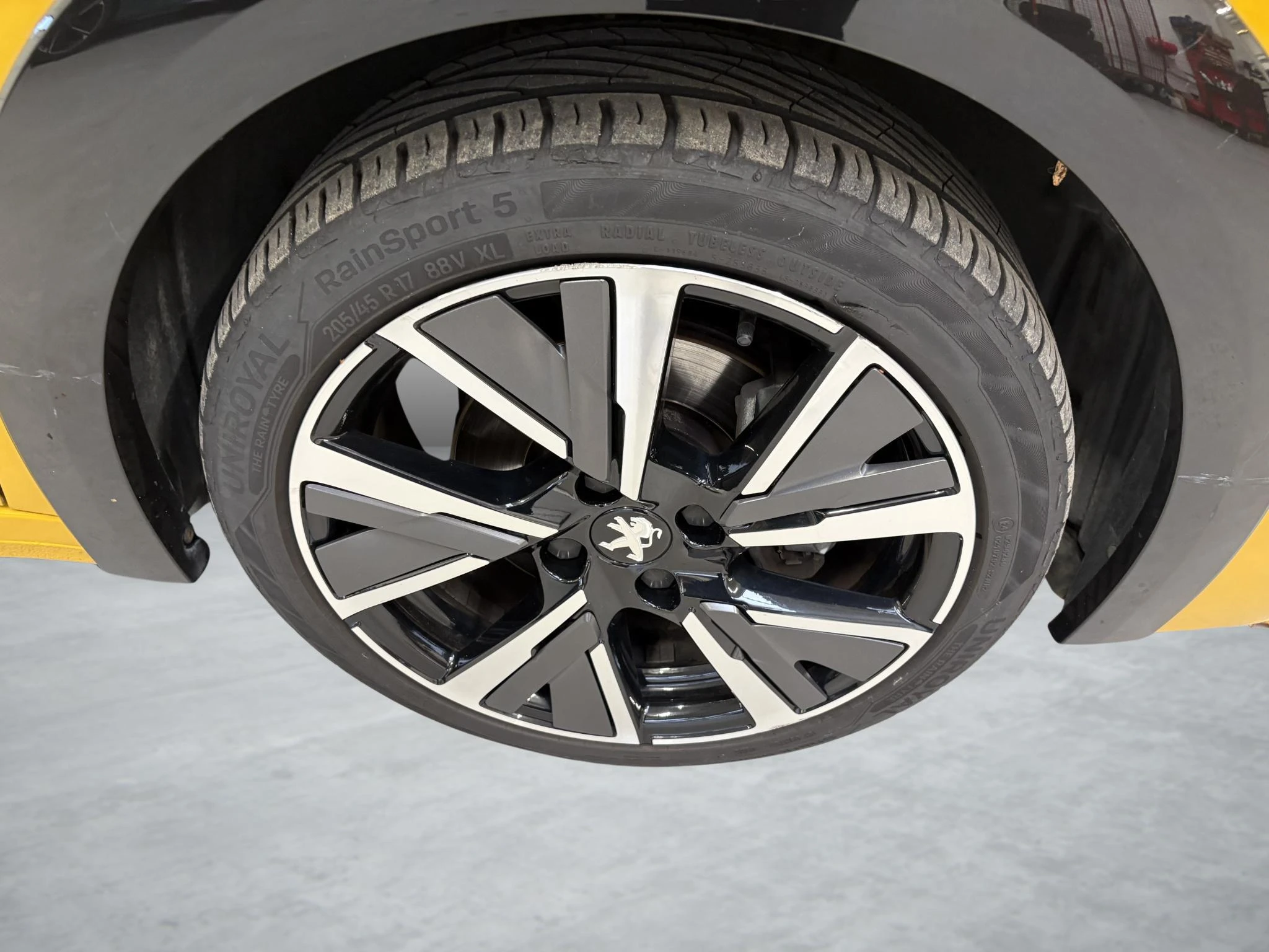 Peugeot-208-image-11
