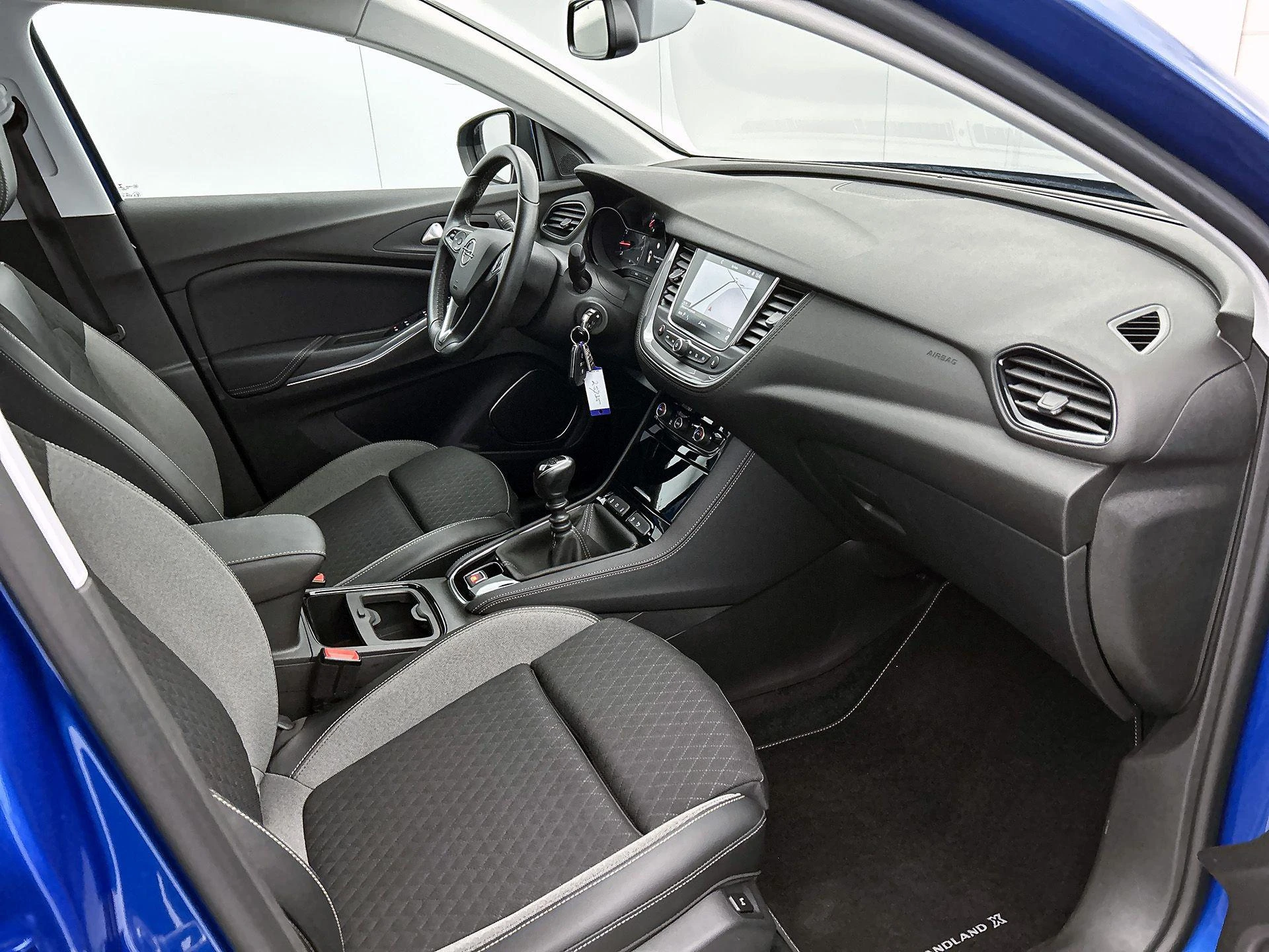 Opel Grandland X 1.2 Turbo Business +