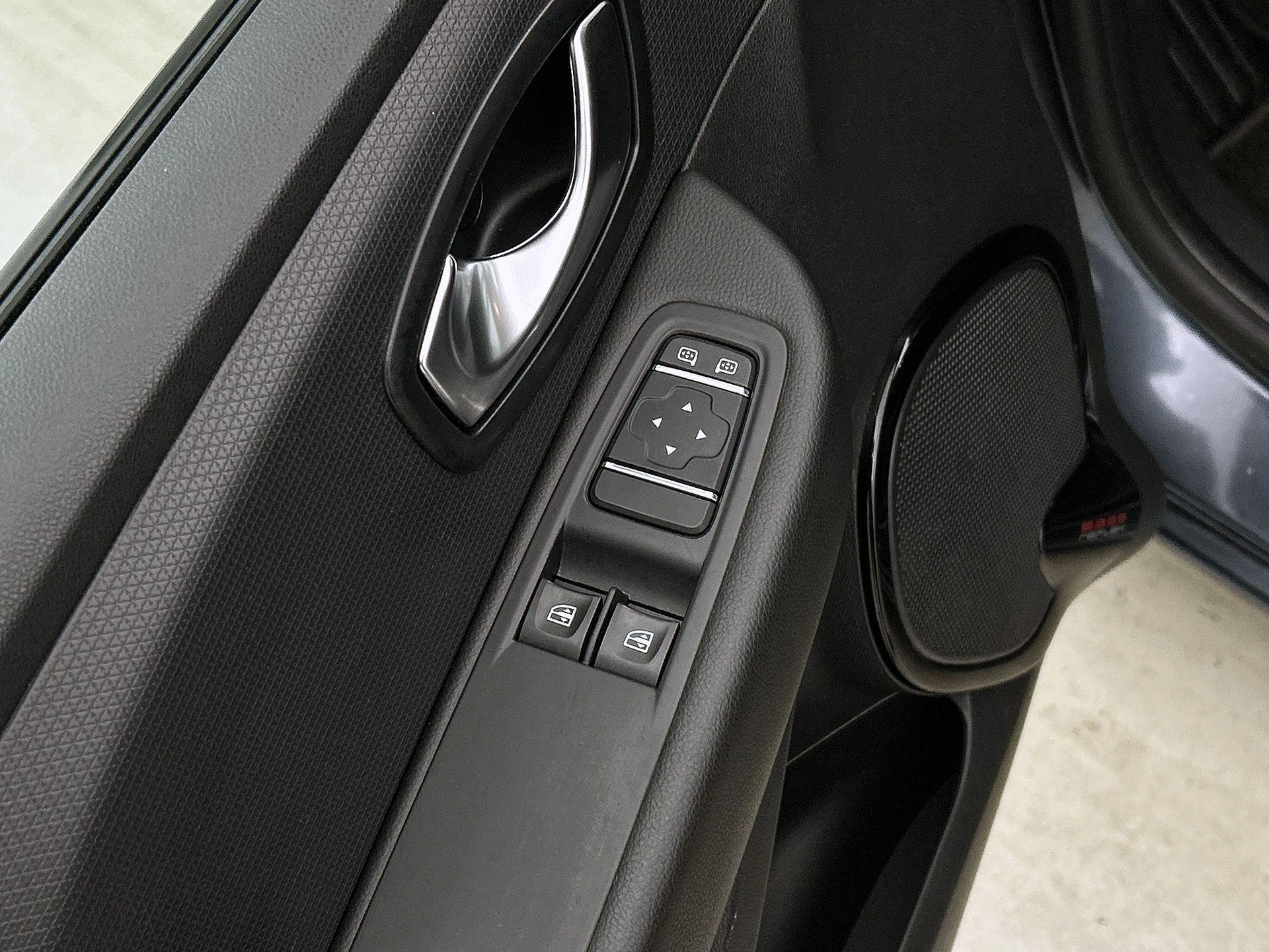Renault-Clio-image-27