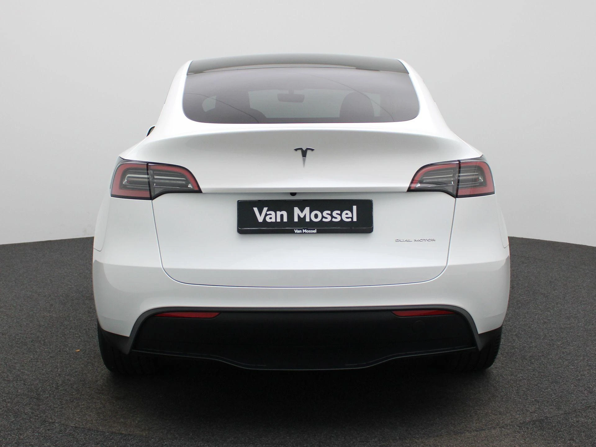 Tesla-Model Y-image-4