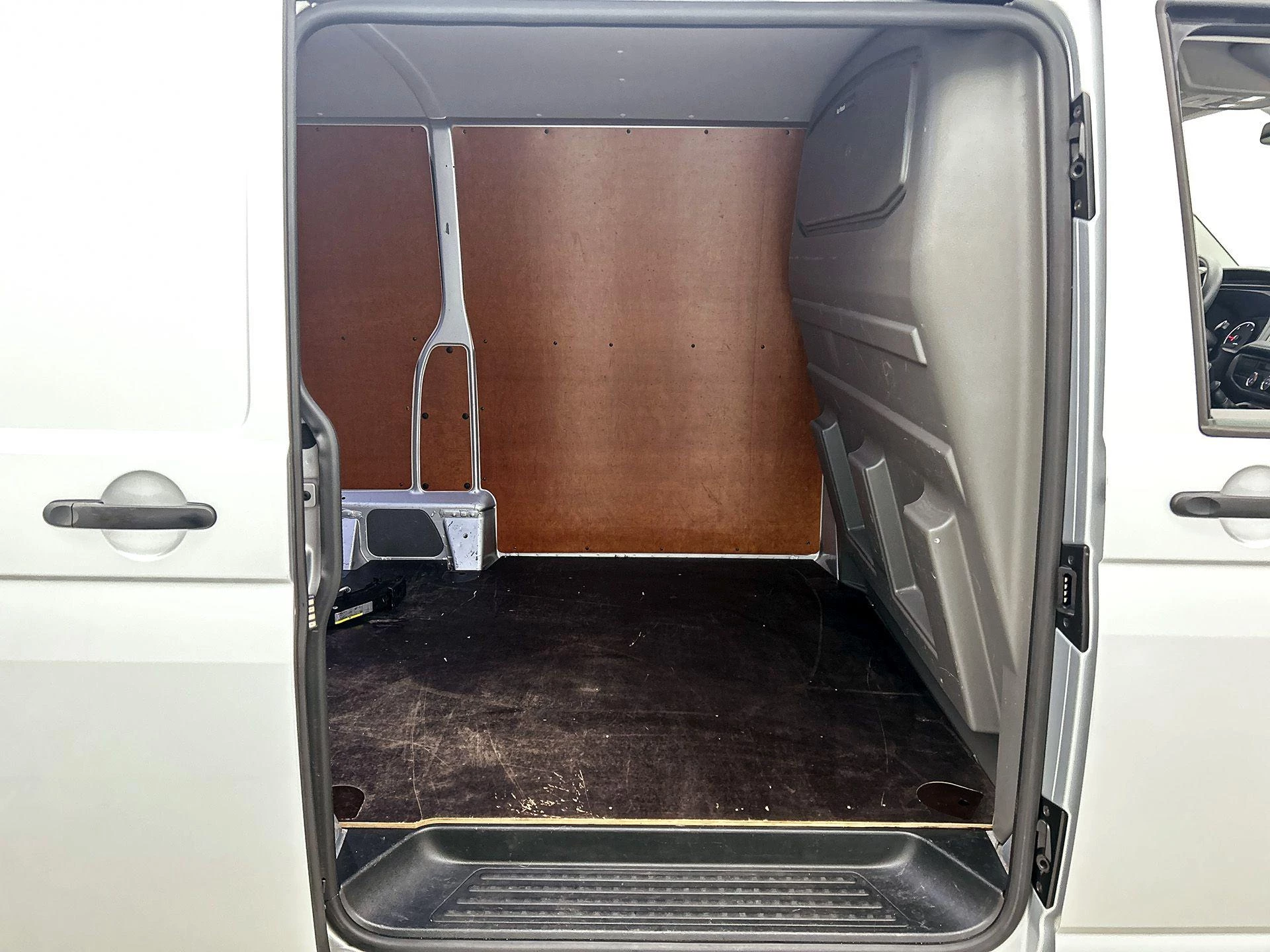 Volkswagen Transporter 2.0 TDI L2H1 Comfortline 110PK