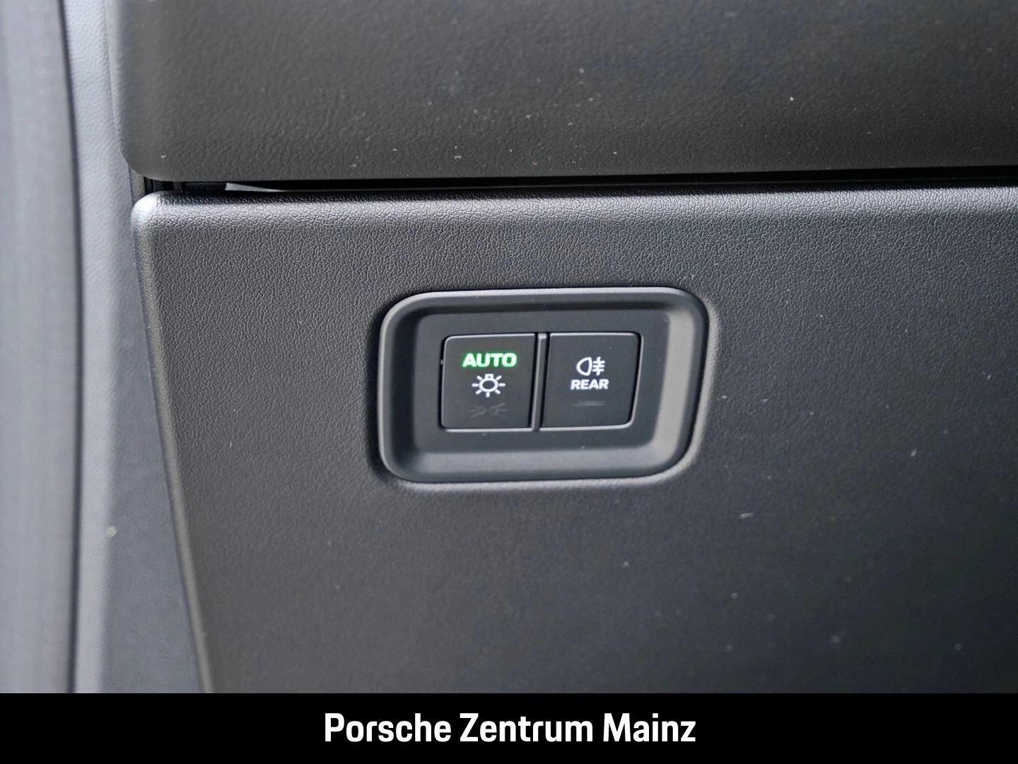 Porsche-Macan-image-27
