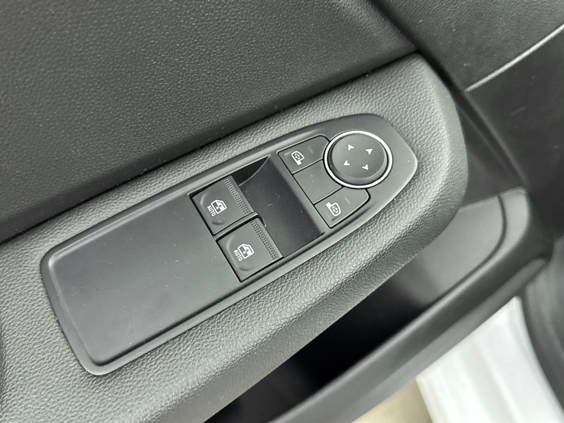 Renault-Clio-image-12
