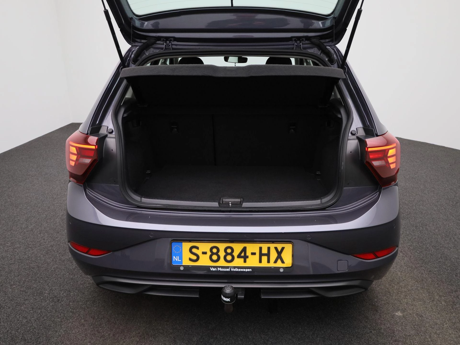 Volkswagen-Polo-image-10