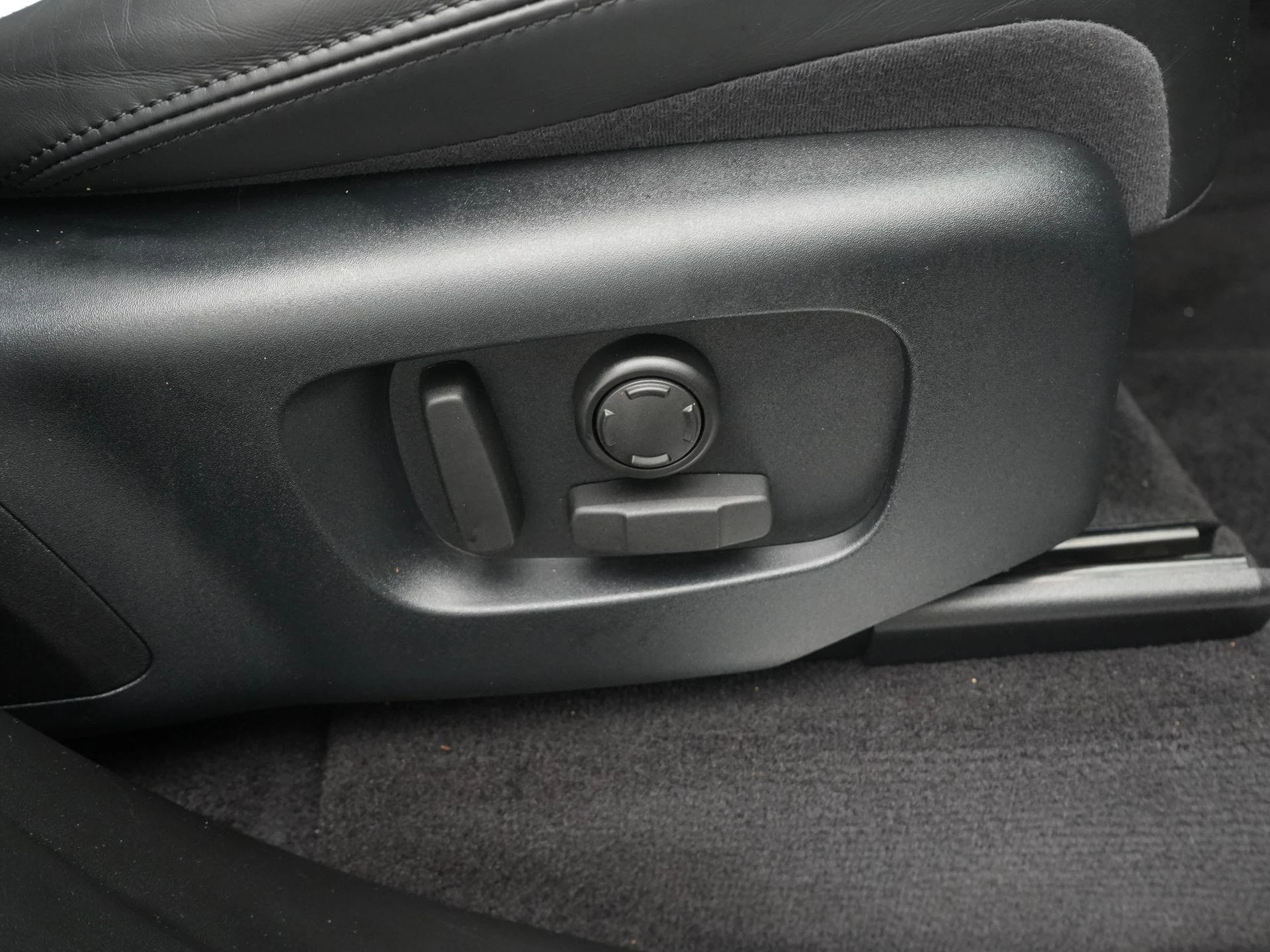 Land Rover-Range Rover Sport-image-35