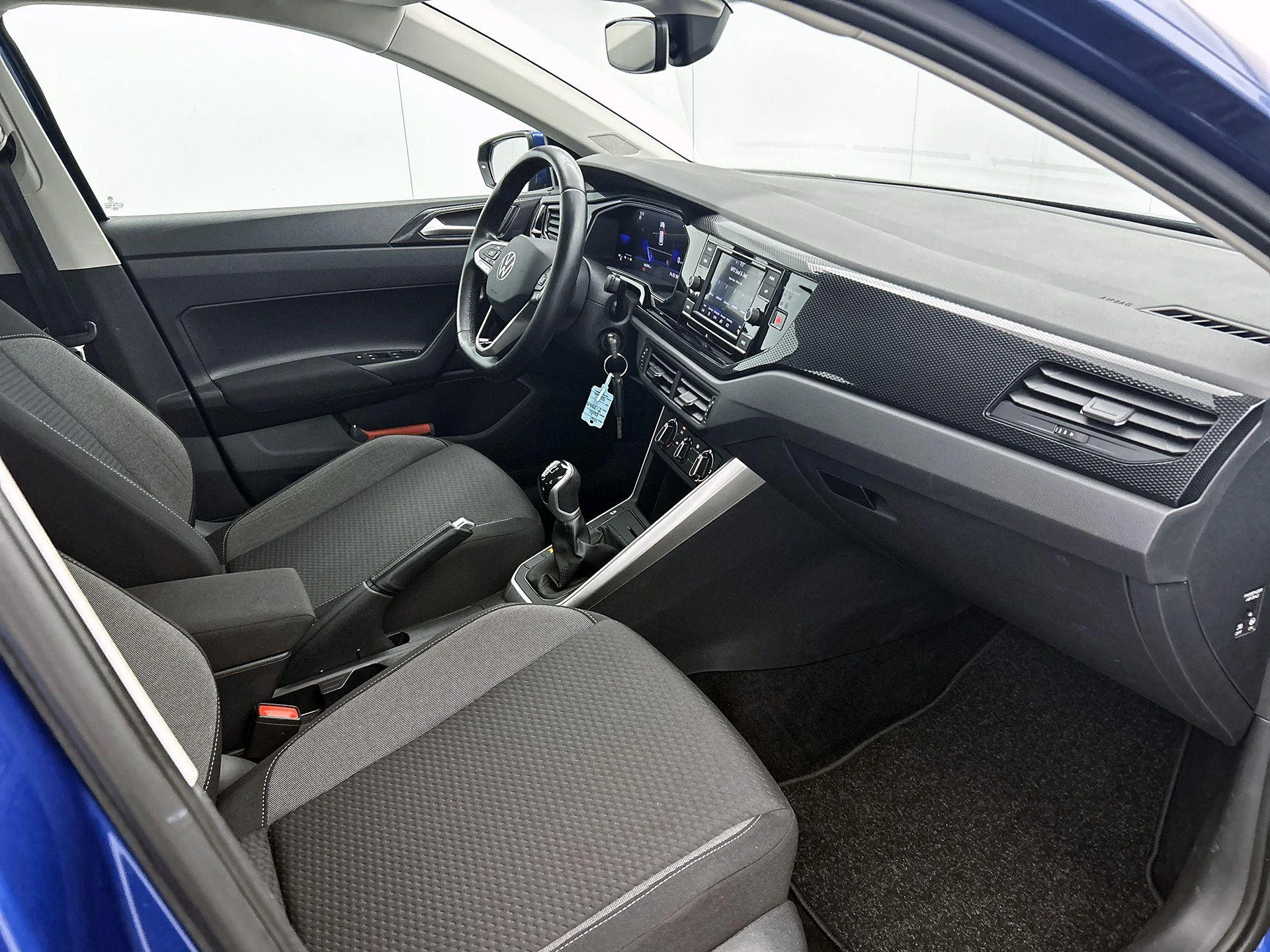 Volkswagen-Polo-image-21