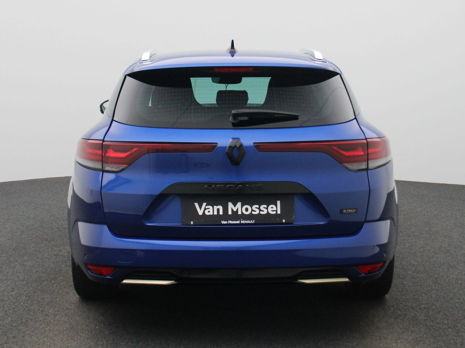 Renault-Megane E-Tech-image-6