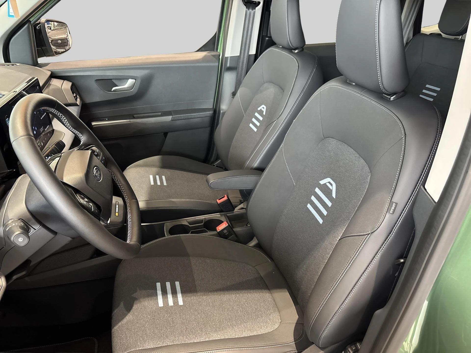 Ford-Tourneo Courier-image-7