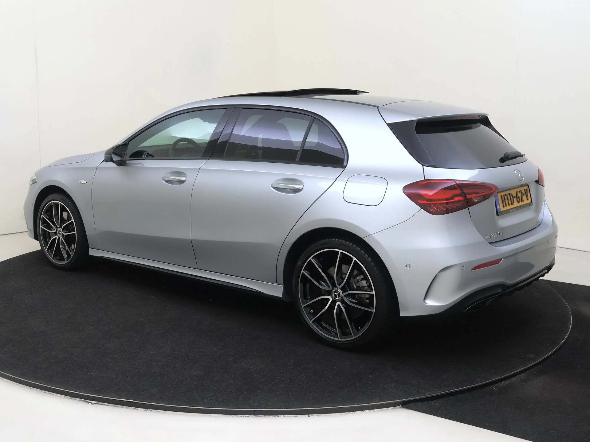 Mercedes-Benz A-Klasse 250 e Business Solution AMG