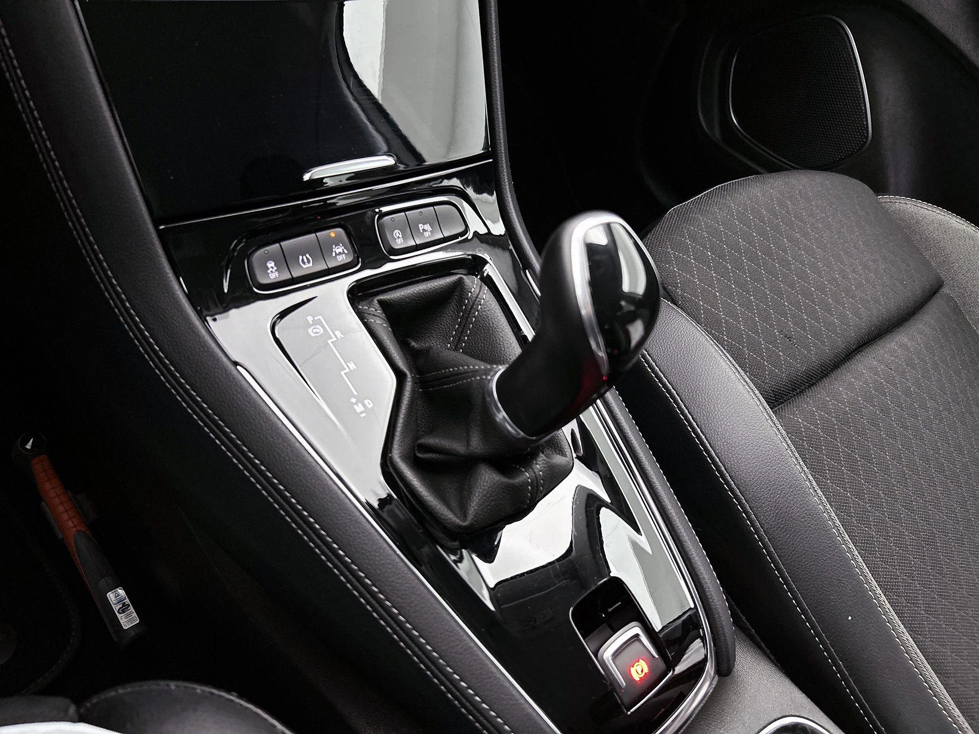 Opel-Grandland X-image-9