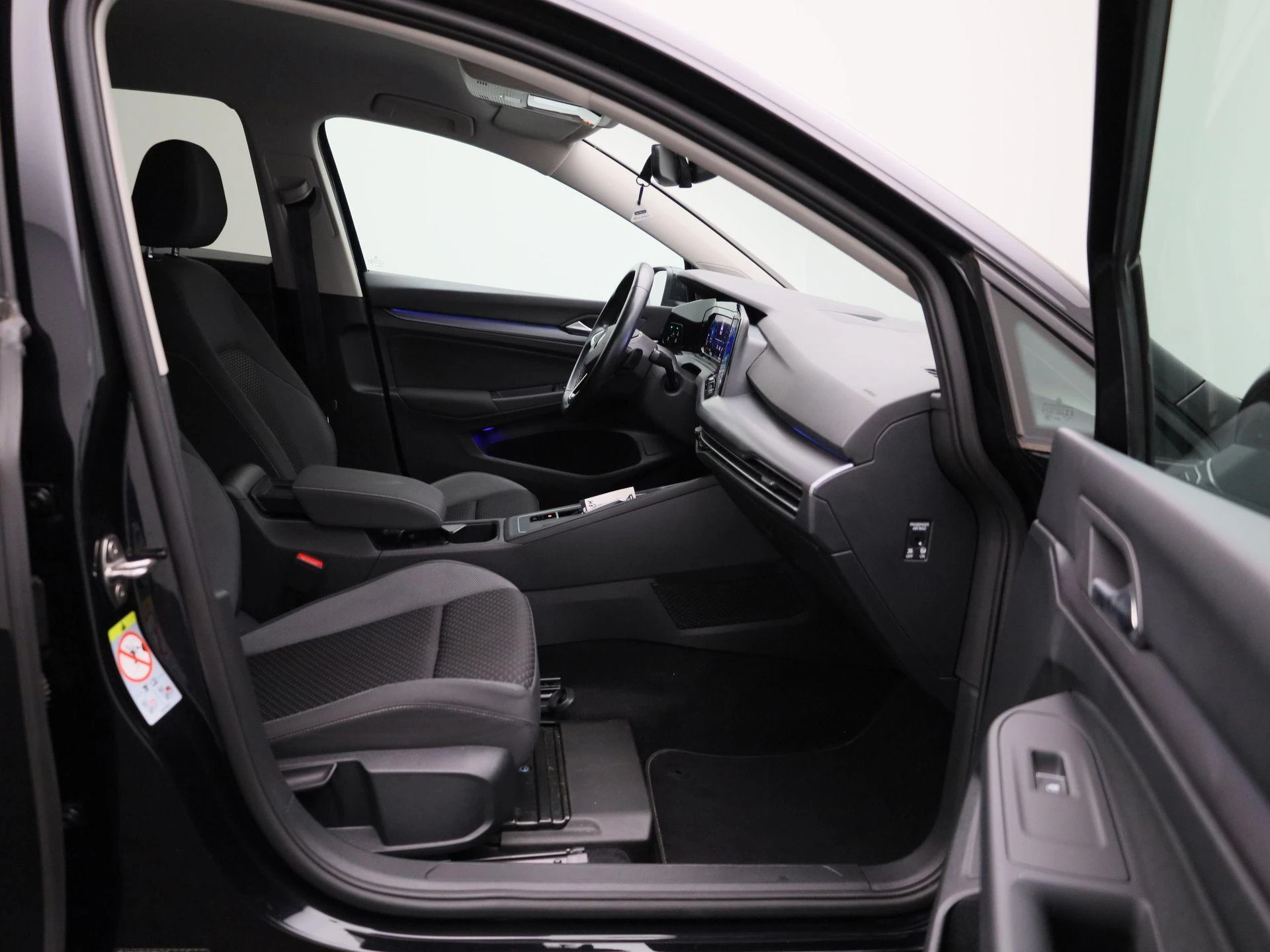 Volkswagen-Golf-image-33