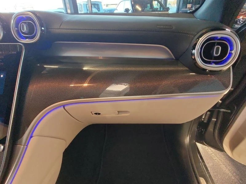 Mercedes-Benz-GLC 300 de-image-24