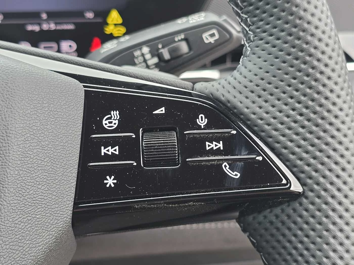 Audi-SQ6 e-tron-image-32
