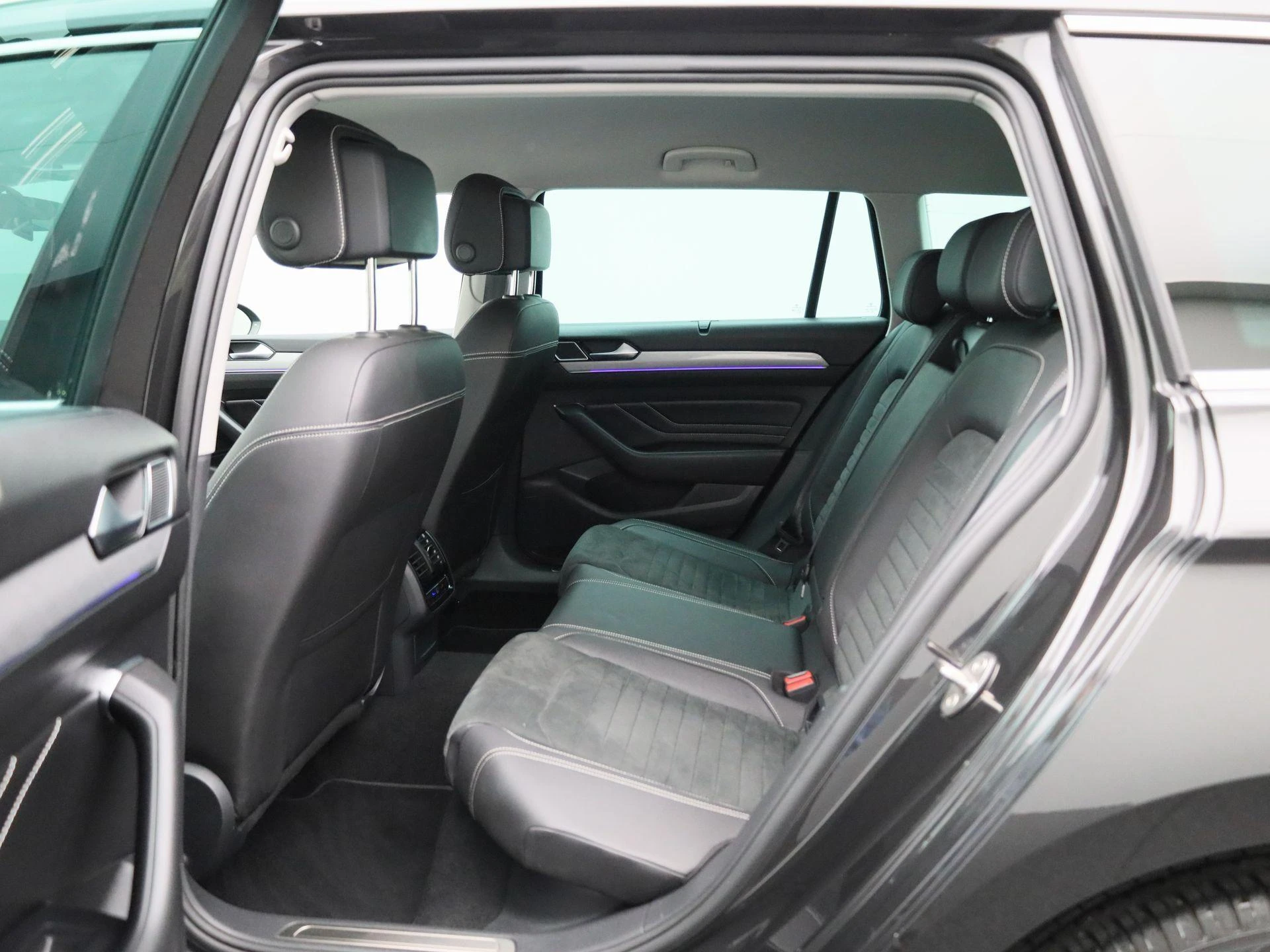 Volkswagen-Passat-image-9