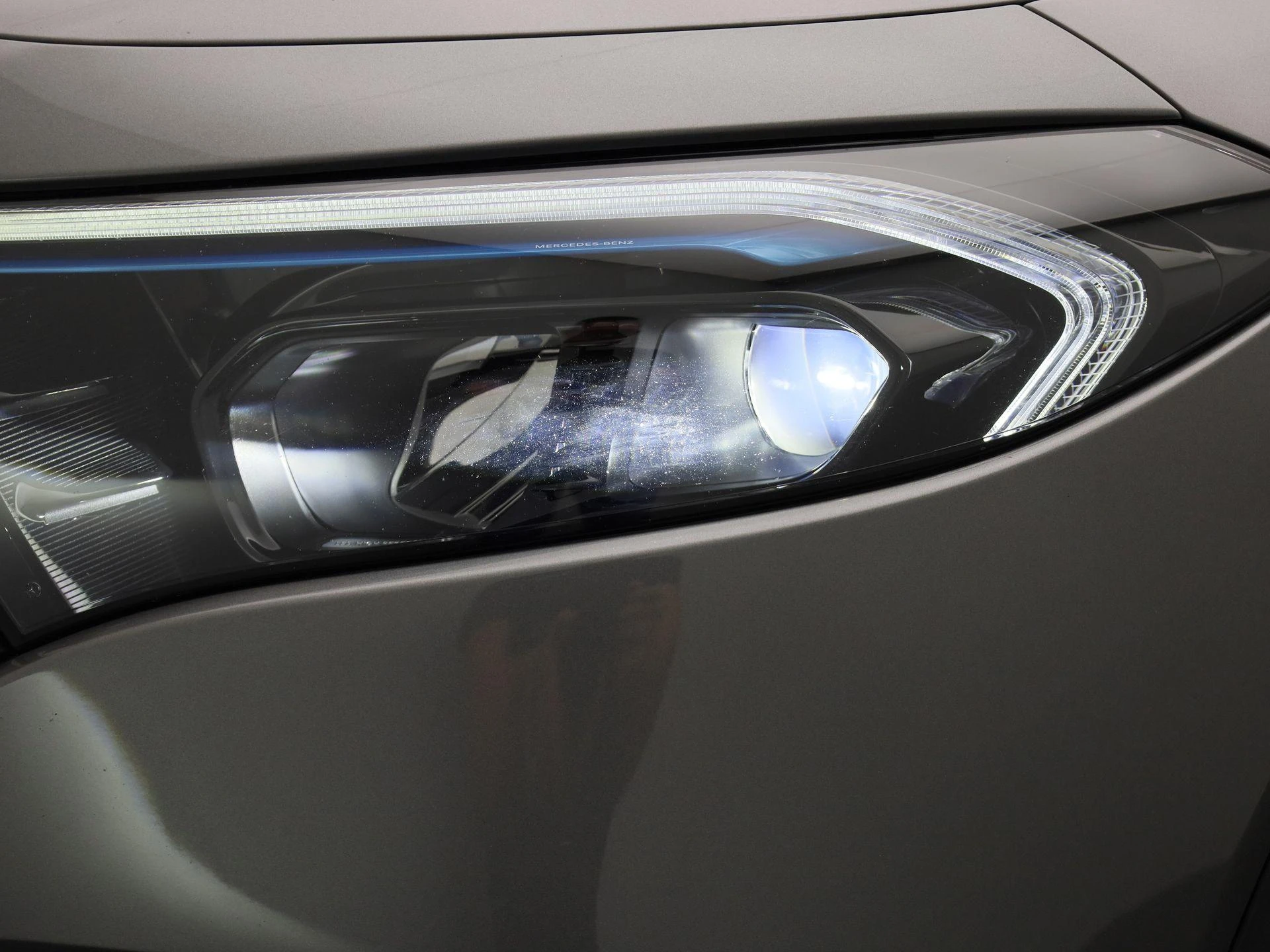 Mercedes-Benz-EQB-image-15