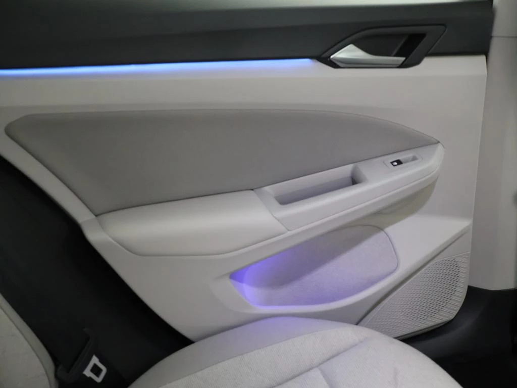 Volkswagen Golf VIII SW Golf 1.0eTSI Life 110PK *AUTOMAAT*LANE-ASSIST*ACC*PDC*APP-CONNECT*...*