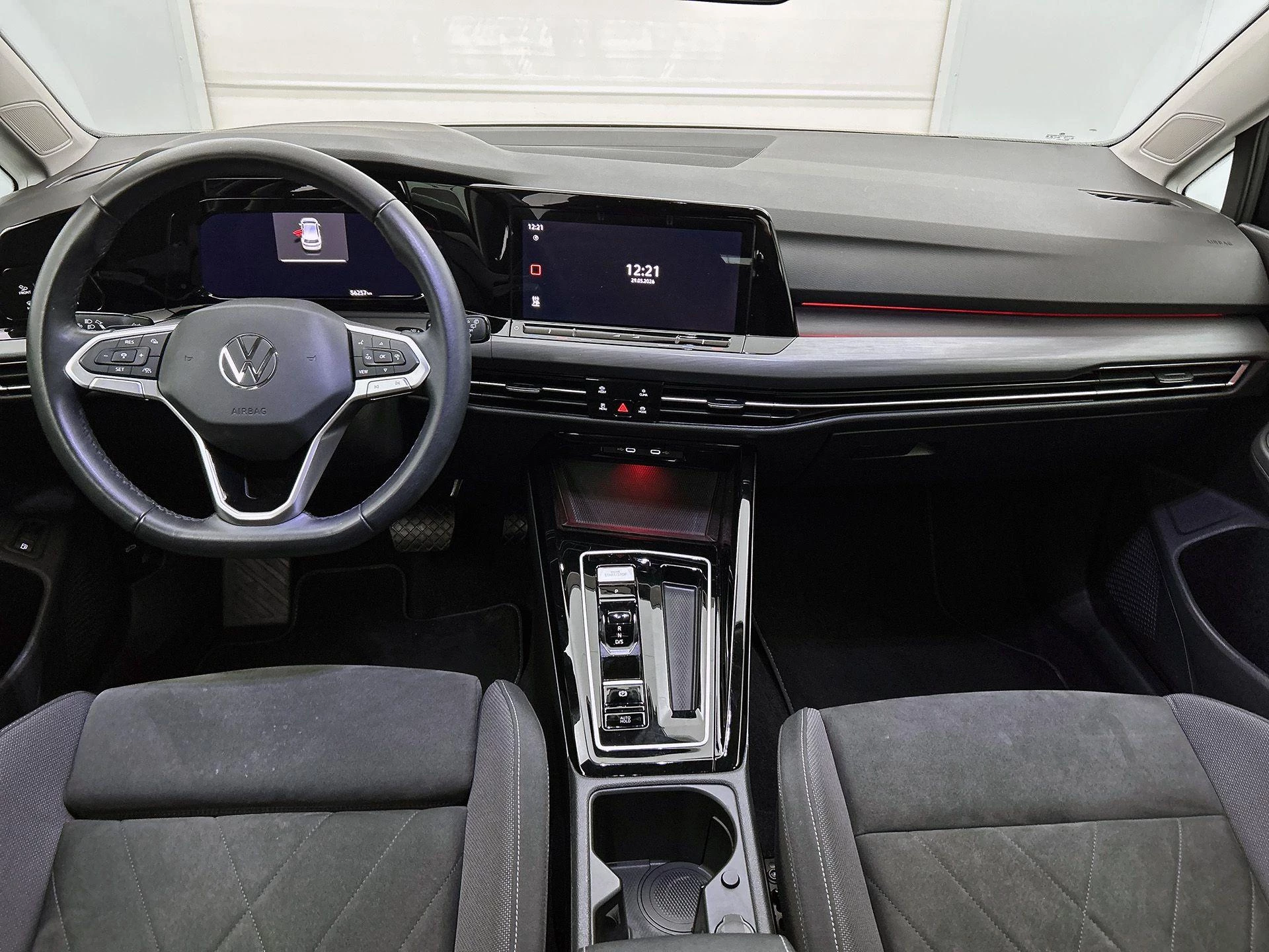 Volkswagen-Golf-image-10