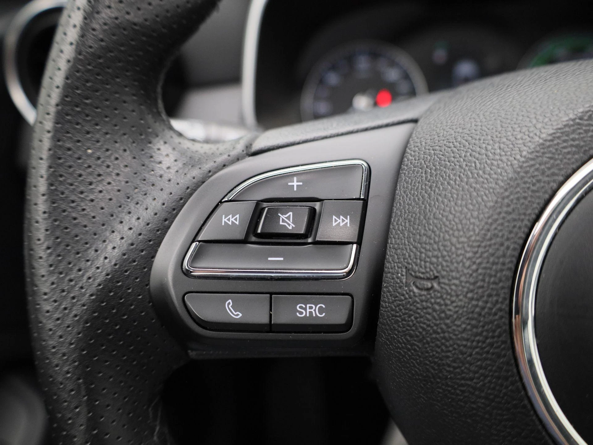 MG-ZS EV-image-17