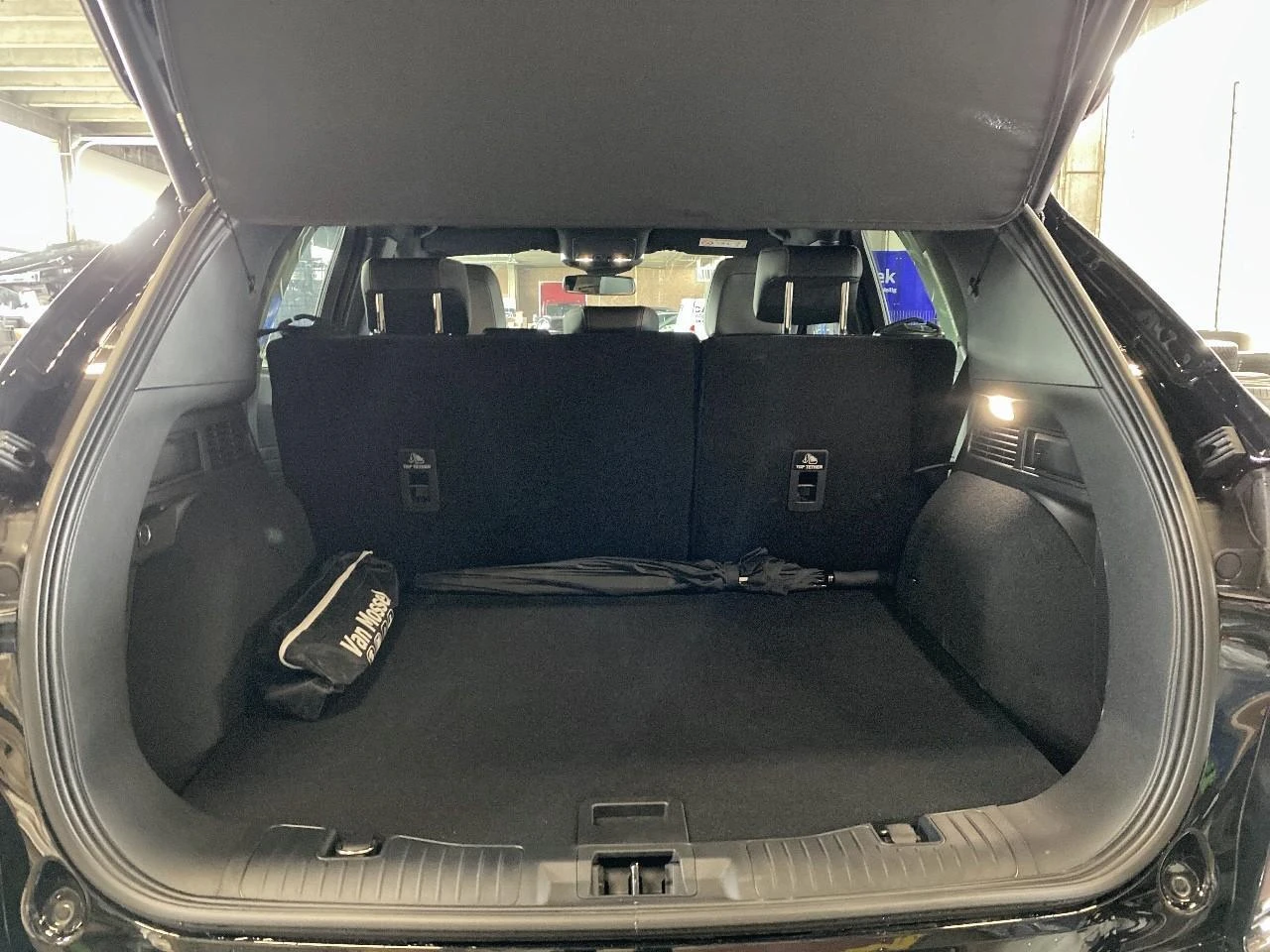 Ford Kuga FHEV ST-Line X - Pano - Driver Assist - Winterpack