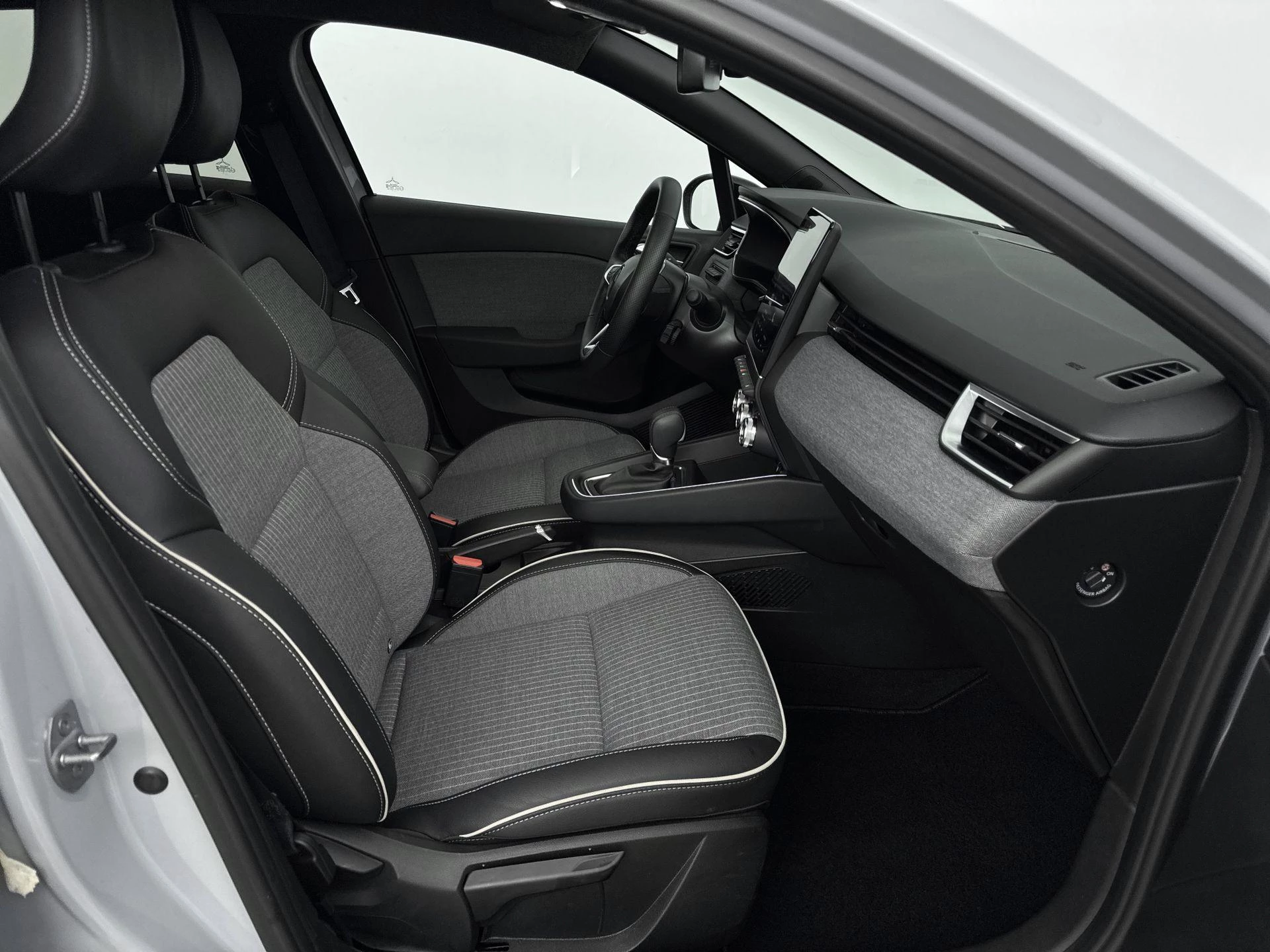 Renault-Clio-image-29